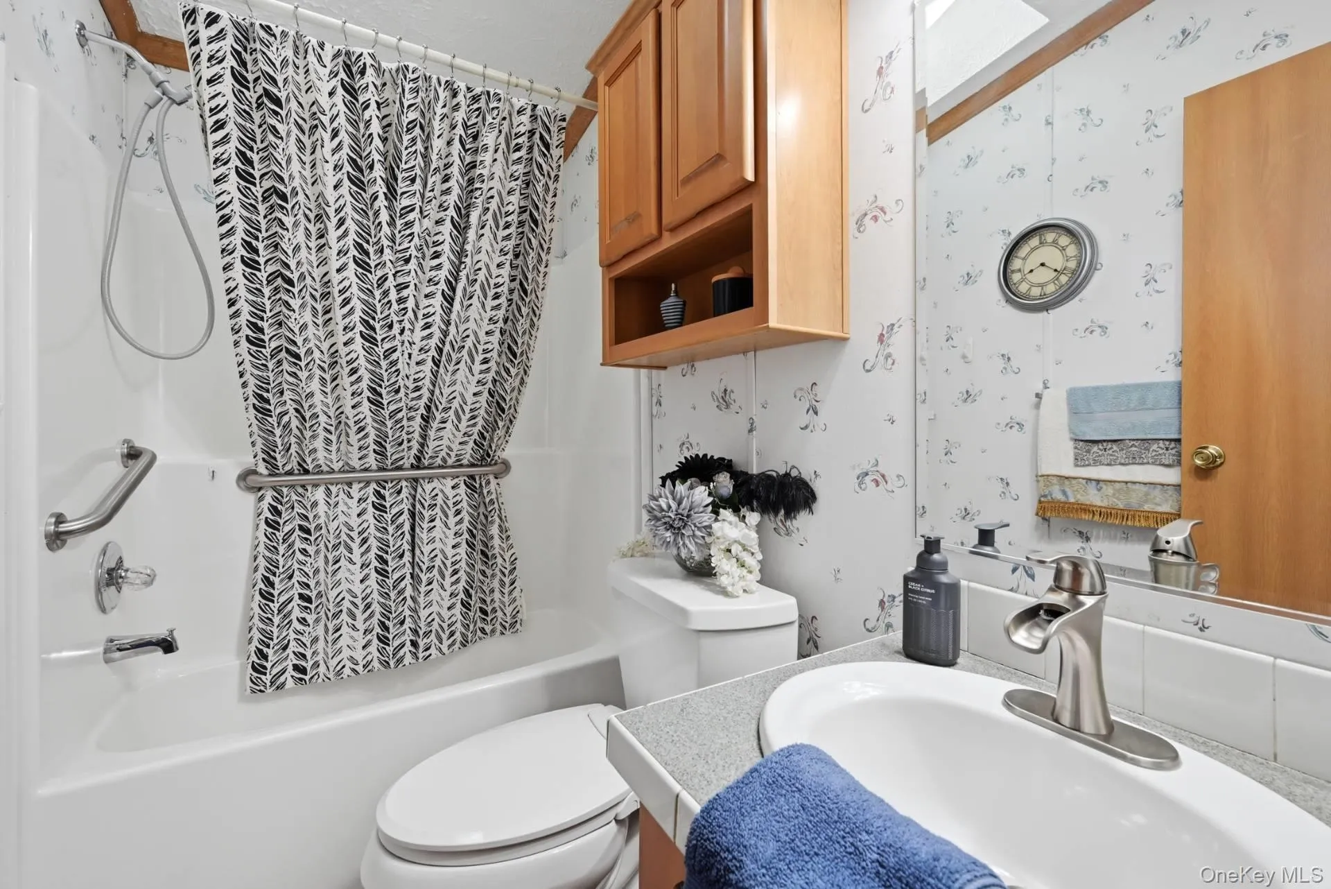 37 Hubbard Avenue, Riverhead, NY, 2 Bedrooms Bedrooms, 5 Rooms Rooms,1 BathroomBathrooms,Residential,For Rent,Hubbard,0,1029283 37 Hubbard Avenue, Riverhead, NY, 2 Bedrooms Bedrooms, 5 Rooms Rooms,1 BathroomBathrooms,Residential,For Rent,Hubbard,0,1029283