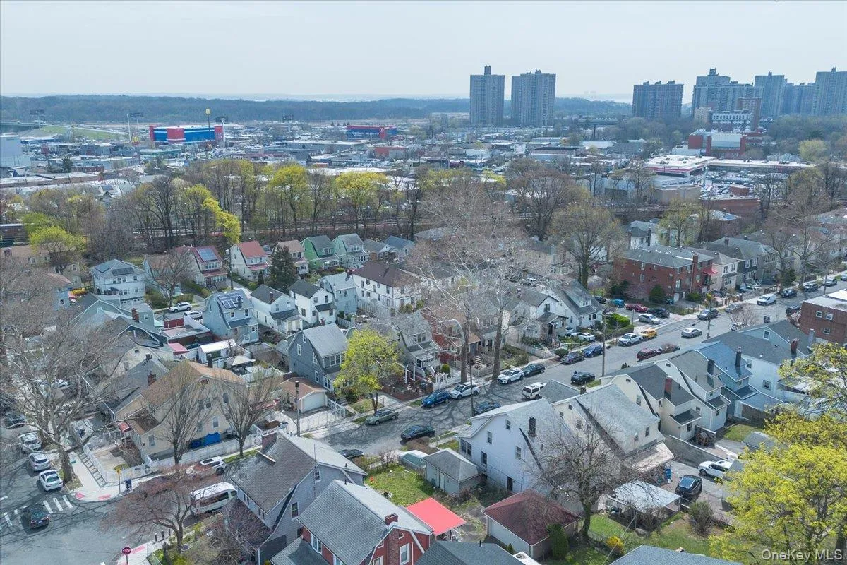 3704 Harper Avenue, New York, NY, 3 Bedrooms Bedrooms, 6 Rooms Rooms,3 BathroomsBathrooms,Residential,For Rent,Harper,0,1029285 3704 Harper Avenue, New York, NY, 3 Bedrooms Bedrooms, 6 Rooms Rooms,3 BathroomsBathrooms,Residential,For Rent,Harper,0,1029285