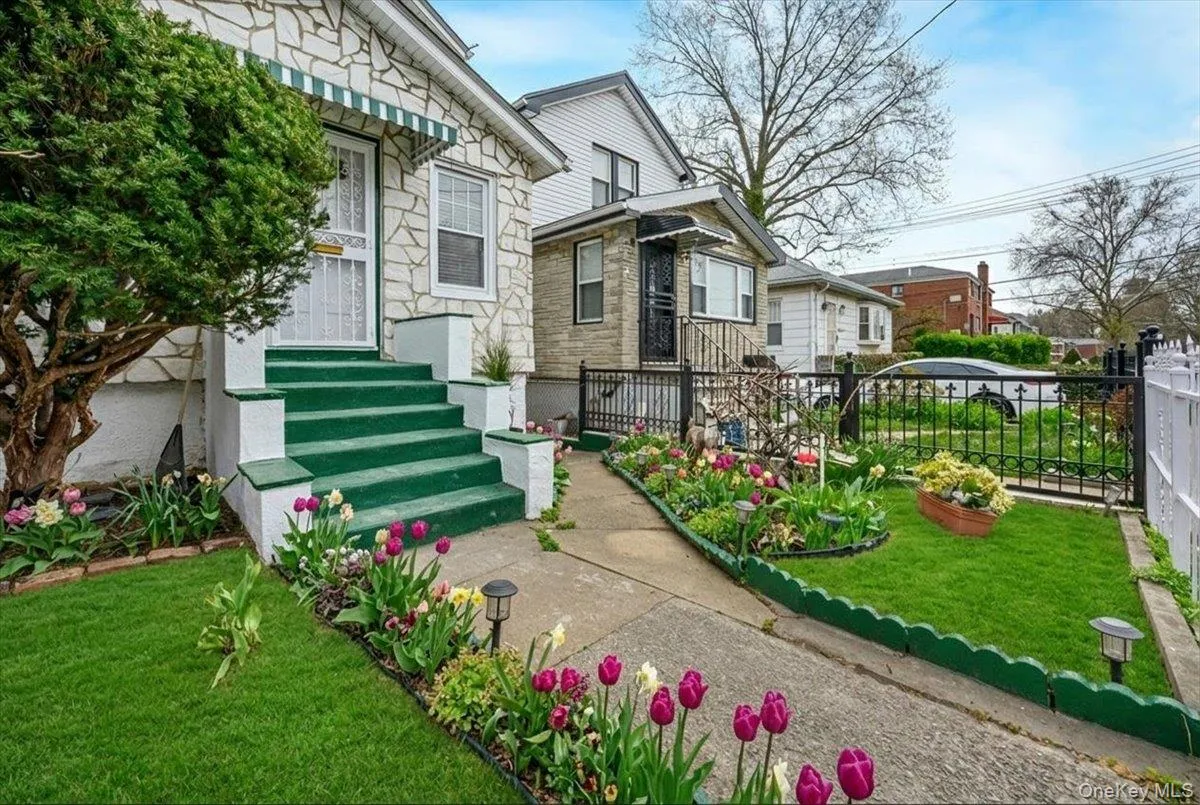 3704 Harper Avenue, New York, NY, 3 Bedrooms Bedrooms, 6 Rooms Rooms,3 BathroomsBathrooms,Residential,For Rent,Harper,0,1029285 3704 Harper Avenue, New York, NY, 3 Bedrooms Bedrooms, 6 Rooms Rooms,3 BathroomsBathrooms,Residential,For Rent,Harper,0,1029285