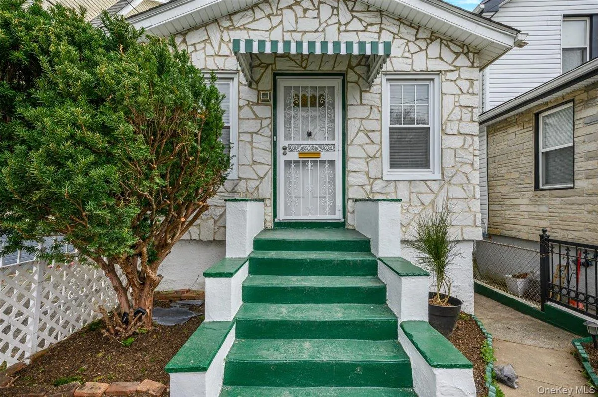 3704 Harper Avenue, New York, NY, 3 Bedrooms Bedrooms, 6 Rooms Rooms,3 BathroomsBathrooms,Residential,For Rent,Harper,0,1029285 3704 Harper Avenue, New York, NY, 3 Bedrooms Bedrooms, 6 Rooms Rooms,3 BathroomsBathrooms,Residential,For Rent,Harper,0,1029285