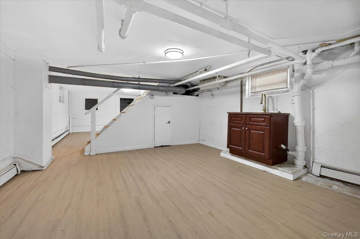 3704 Harper Avenue, New York, NY, 3 Bedrooms Bedrooms, 6 Rooms Rooms,3 BathroomsBathrooms,Residential,For Rent,Harper,0,1029285 3704 Harper Avenue, New York, NY, 3 Bedrooms Bedrooms, 6 Rooms Rooms,3 BathroomsBathrooms,Residential,For Rent,Harper,0,1029285