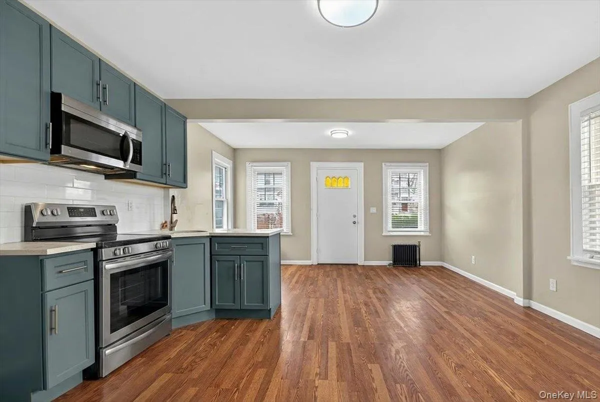 3704 Harper Avenue, New York, NY, 3 Bedrooms Bedrooms, 6 Rooms Rooms,3 BathroomsBathrooms,Residential,For Rent,Harper,0,1029285 3704 Harper Avenue, New York, NY, 3 Bedrooms Bedrooms, 6 Rooms Rooms,3 BathroomsBathrooms,Residential,For Rent,Harper,0,1029285