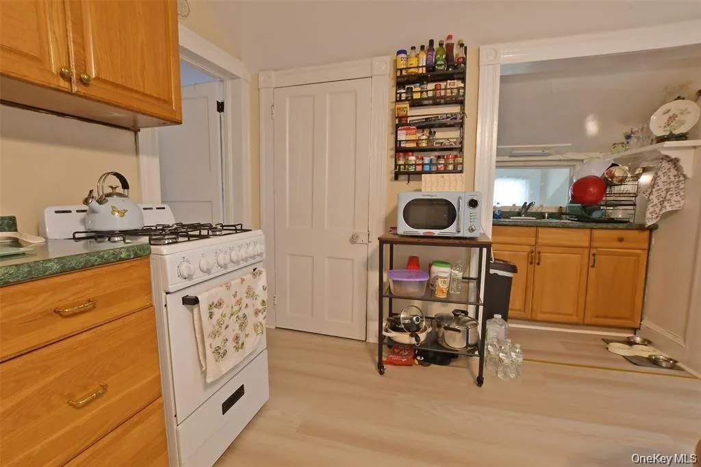 144 Division Avenue, Islip, NY, 4 Bedrooms Bedrooms, 9 Rooms Rooms,2 BathroomsBathrooms,Residential,For Rent,Division,0,1029289 144 Division Avenue, Islip, NY, 4 Bedrooms Bedrooms, 9 Rooms Rooms,2 BathroomsBathrooms,Residential,For Rent,Division,0,1029289