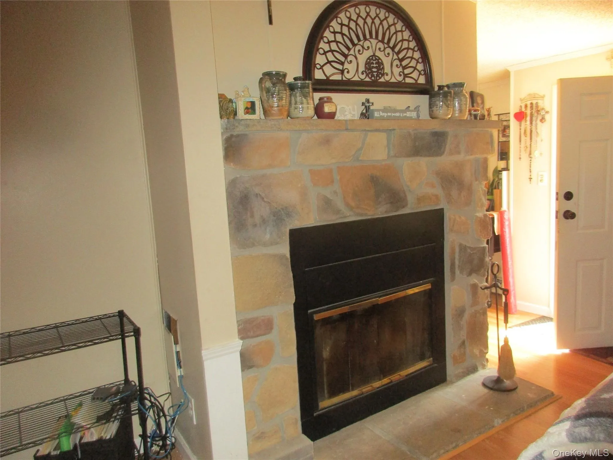 Dual sided -Fireplace facing living rm Dual sided -Fireplace facing living rm