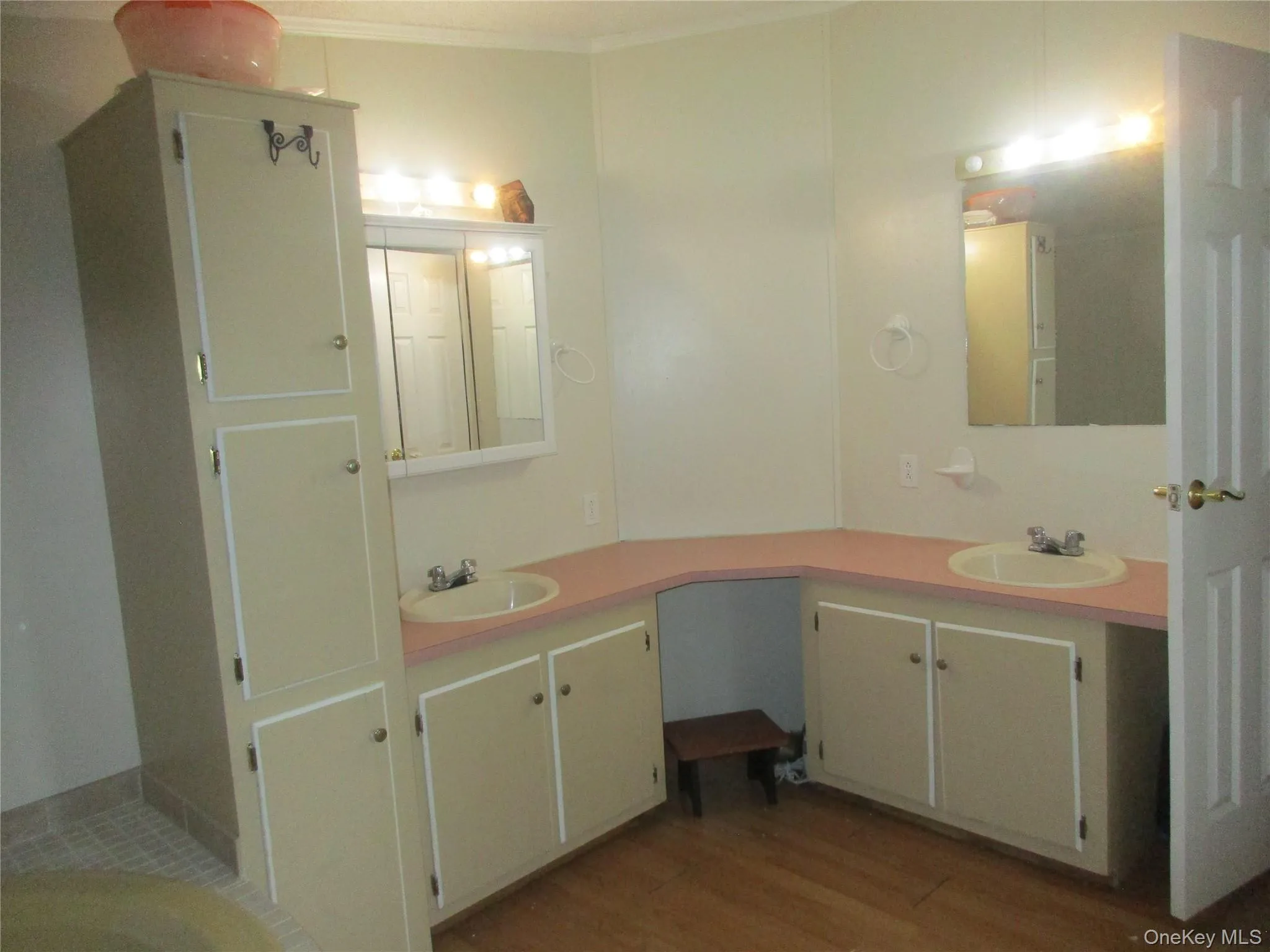 vanity and closets vanity and closets