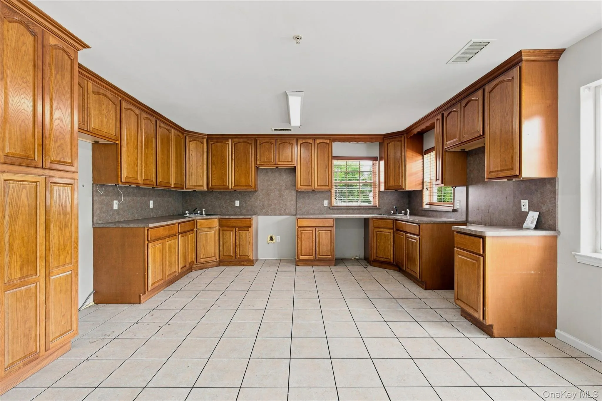 7 Elm Street, Ramapo, NY, 4 Bedrooms Bedrooms, 8 Rooms Rooms,2 BathroomsBathrooms,Residential,For Rent,Elm,0,1029292 7 Elm Street, Ramapo, NY, 4 Bedrooms Bedrooms, 8 Rooms Rooms,2 BathroomsBathrooms,Residential,For Rent,Elm,0,1029292