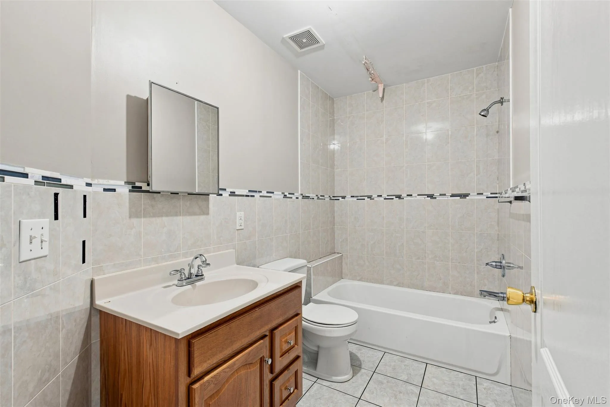 7 Elm Street, Ramapo, NY, 4 Bedrooms Bedrooms, 8 Rooms Rooms,2 BathroomsBathrooms,Residential,For Rent,Elm,0,1029292 7 Elm Street, Ramapo, NY, 4 Bedrooms Bedrooms, 8 Rooms Rooms,2 BathroomsBathrooms,Residential,For Rent,Elm,0,1029292