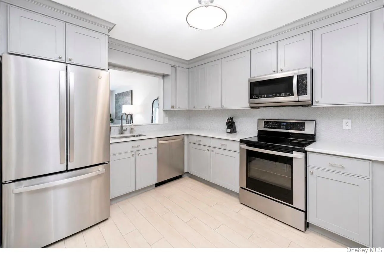 2 Pine Street, Huntington, NY, 2 Bedrooms Bedrooms, 6 Rooms Rooms,2 BathroomsBathrooms,Residential,For Rent,Pine,0,1029301 2 Pine Street, Huntington, NY, 2 Bedrooms Bedrooms, 6 Rooms Rooms,2 BathroomsBathrooms,Residential,For Rent,Pine,0,1029301