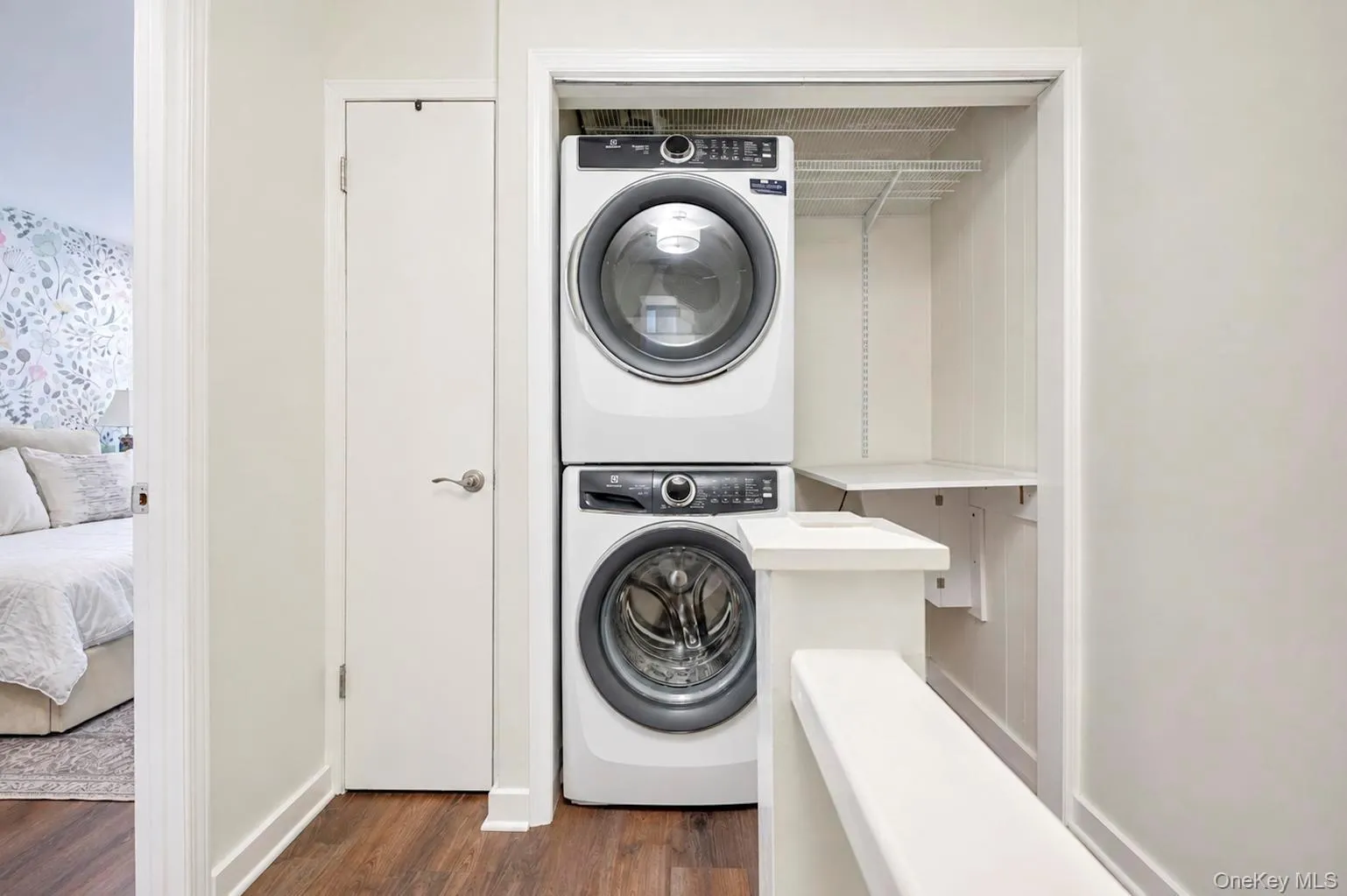 2 Pine Street, Huntington, NY, 2 Bedrooms Bedrooms, 6 Rooms Rooms,2 BathroomsBathrooms,Residential,For Rent,Pine,0,1029301 2 Pine Street, Huntington, NY, 2 Bedrooms Bedrooms, 6 Rooms Rooms,2 BathroomsBathrooms,Residential,For Rent,Pine,0,1029301