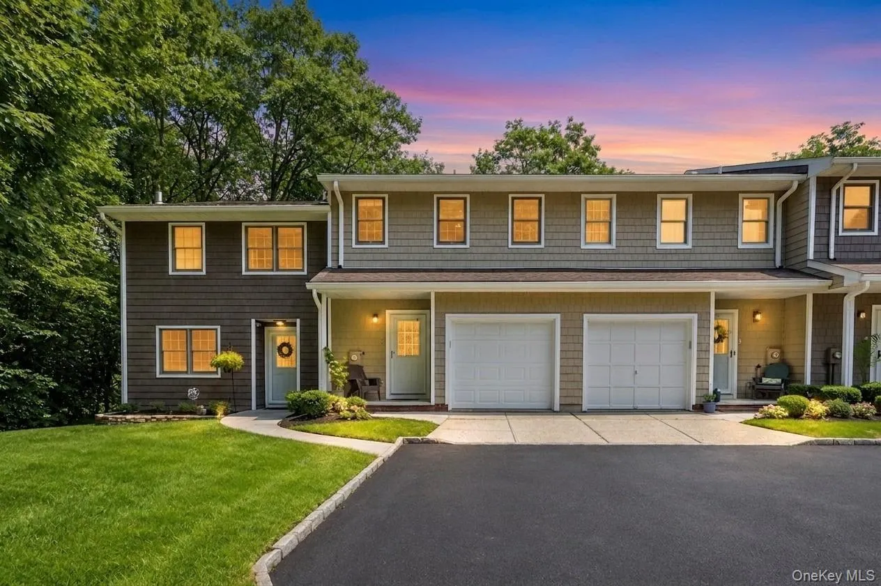 2 Pine Street, Huntington, NY, 2 Bedrooms Bedrooms, 6 Rooms Rooms,2 BathroomsBathrooms,Residential,For Rent,Pine,0,1029301 2 Pine Street, Huntington, NY, 2 Bedrooms Bedrooms, 6 Rooms Rooms,2 BathroomsBathrooms,Residential,For Rent,Pine,0,1029301