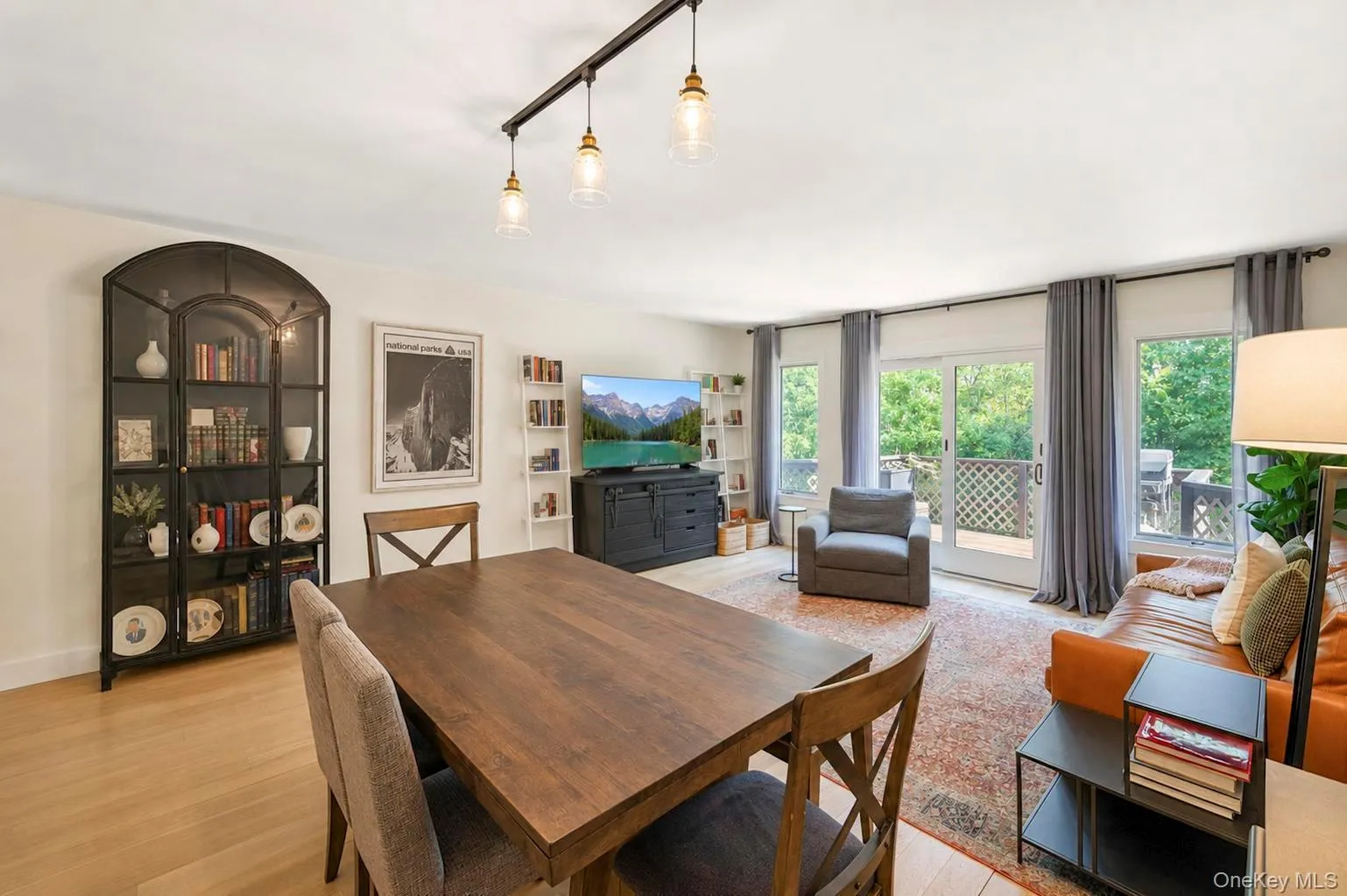 2 Pine Street, Huntington, NY, 2 Bedrooms Bedrooms, 6 Rooms Rooms,2 BathroomsBathrooms,Residential,For Rent,Pine,0,1029301 2 Pine Street, Huntington, NY, 2 Bedrooms Bedrooms, 6 Rooms Rooms,2 BathroomsBathrooms,Residential,For Rent,Pine,0,1029301