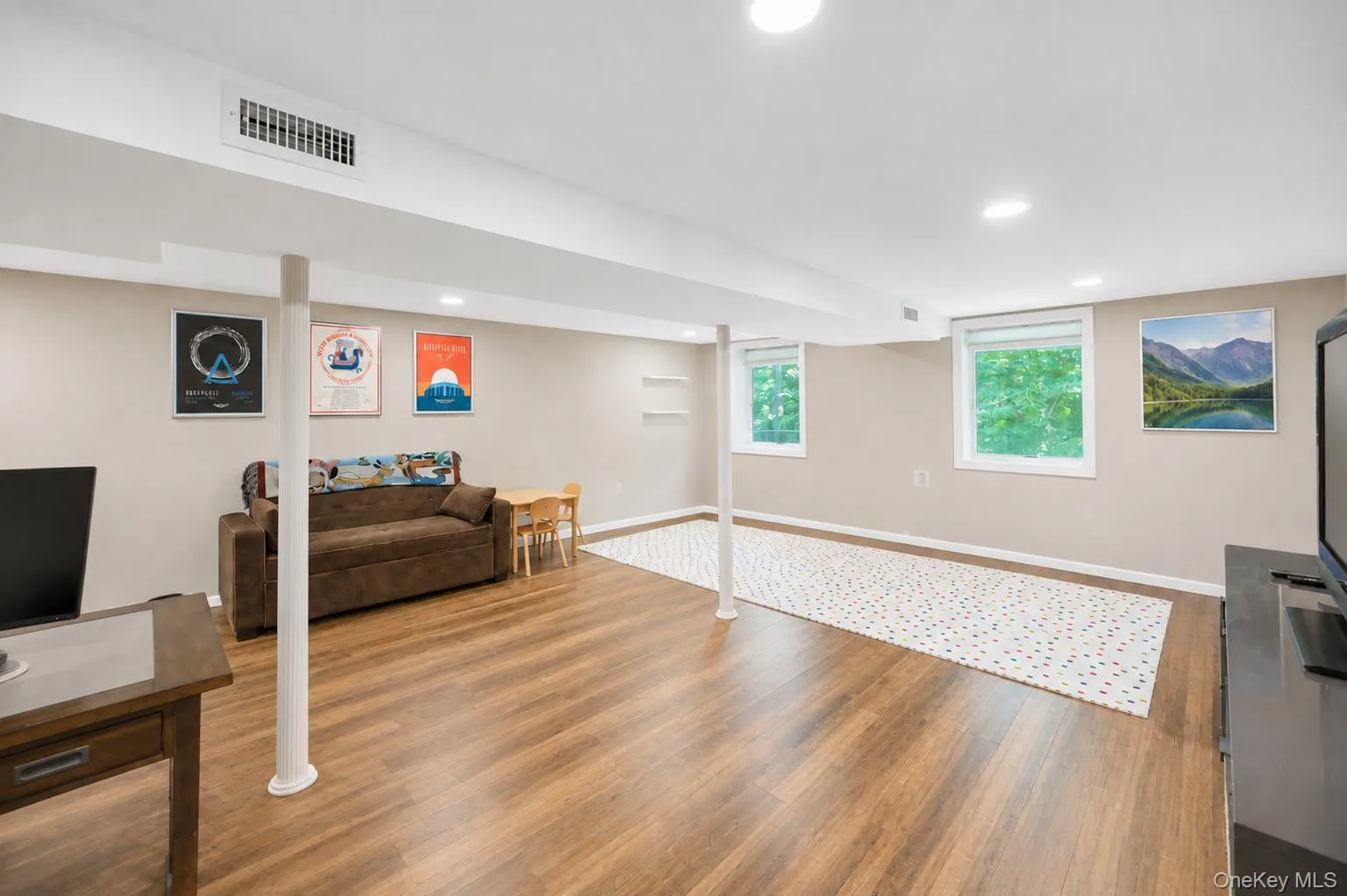 2 Pine Street, Huntington, NY, 2 Bedrooms Bedrooms, 6 Rooms Rooms,2 BathroomsBathrooms,Residential,For Rent,Pine,0,1029301 2 Pine Street, Huntington, NY, 2 Bedrooms Bedrooms, 6 Rooms Rooms,2 BathroomsBathrooms,Residential,For Rent,Pine,0,1029301