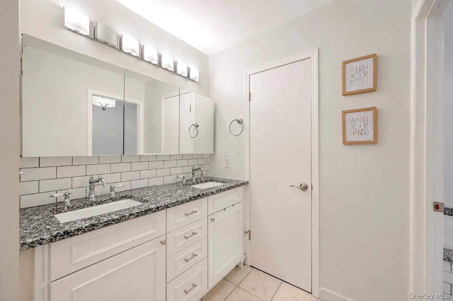 2 Pine Street, Huntington, NY, 2 Bedrooms Bedrooms, 6 Rooms Rooms,2 BathroomsBathrooms,Residential,For Rent,Pine,0,1029301 2 Pine Street, Huntington, NY, 2 Bedrooms Bedrooms, 6 Rooms Rooms,2 BathroomsBathrooms,Residential,For Rent,Pine,0,1029301