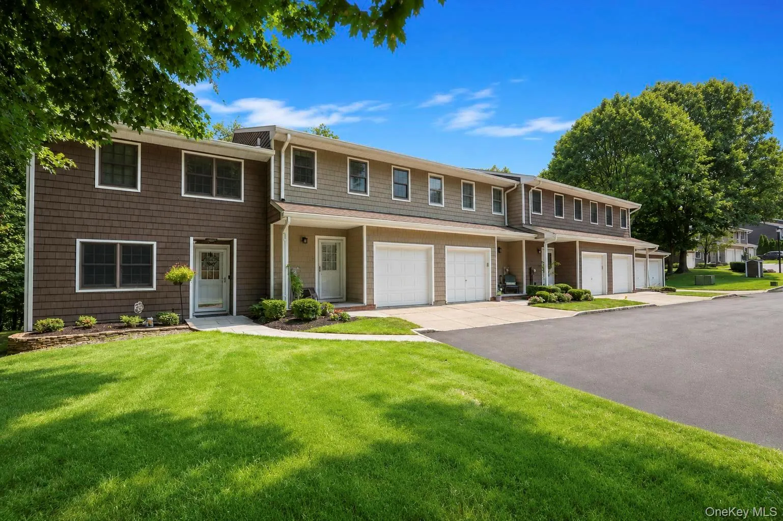 2 Pine Street, Huntington, NY, 2 Bedrooms Bedrooms, 6 Rooms Rooms,2 BathroomsBathrooms,Residential,For Rent,Pine,0,1029301 2 Pine Street, Huntington, NY, 2 Bedrooms Bedrooms, 6 Rooms Rooms,2 BathroomsBathrooms,Residential,For Rent,Pine,0,1029301