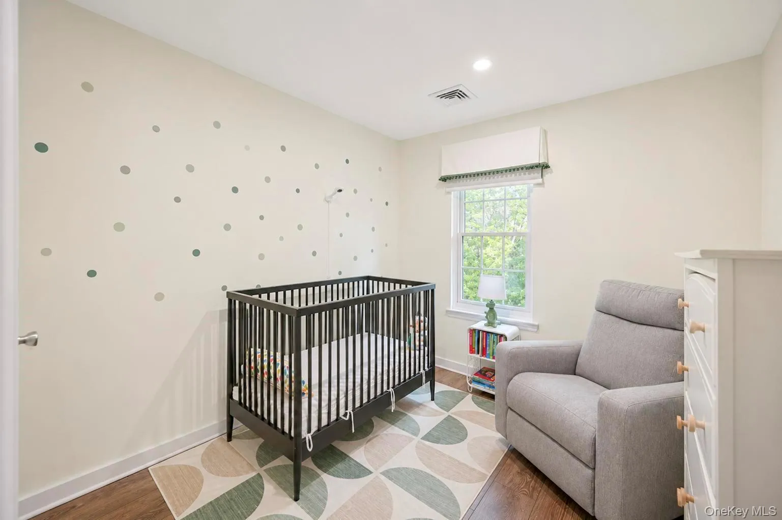 2 Pine Street, Huntington, NY, 2 Bedrooms Bedrooms, 6 Rooms Rooms,2 BathroomsBathrooms,Residential,For Rent,Pine,0,1029301 2 Pine Street, Huntington, NY, 2 Bedrooms Bedrooms, 6 Rooms Rooms,2 BathroomsBathrooms,Residential,For Rent,Pine,0,1029301