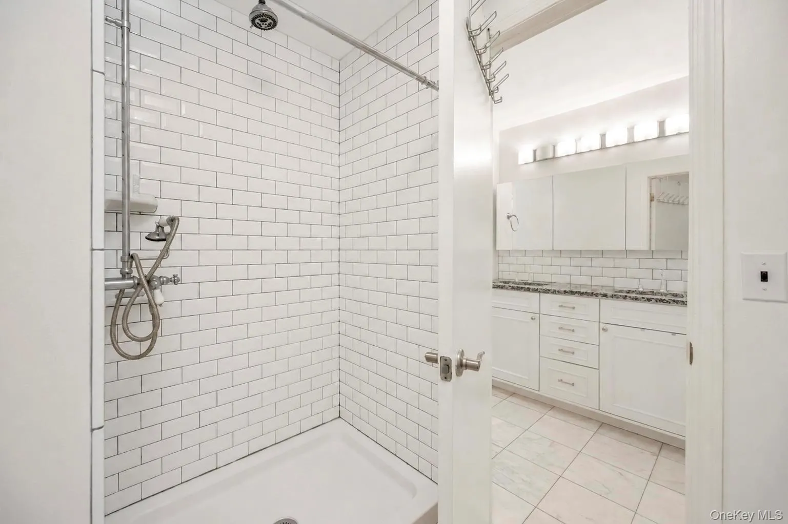 2 Pine Street, Huntington, NY, 2 Bedrooms Bedrooms, 6 Rooms Rooms,2 BathroomsBathrooms,Residential,For Rent,Pine,0,1029301 2 Pine Street, Huntington, NY, 2 Bedrooms Bedrooms, 6 Rooms Rooms,2 BathroomsBathrooms,Residential,For Rent,Pine,0,1029301