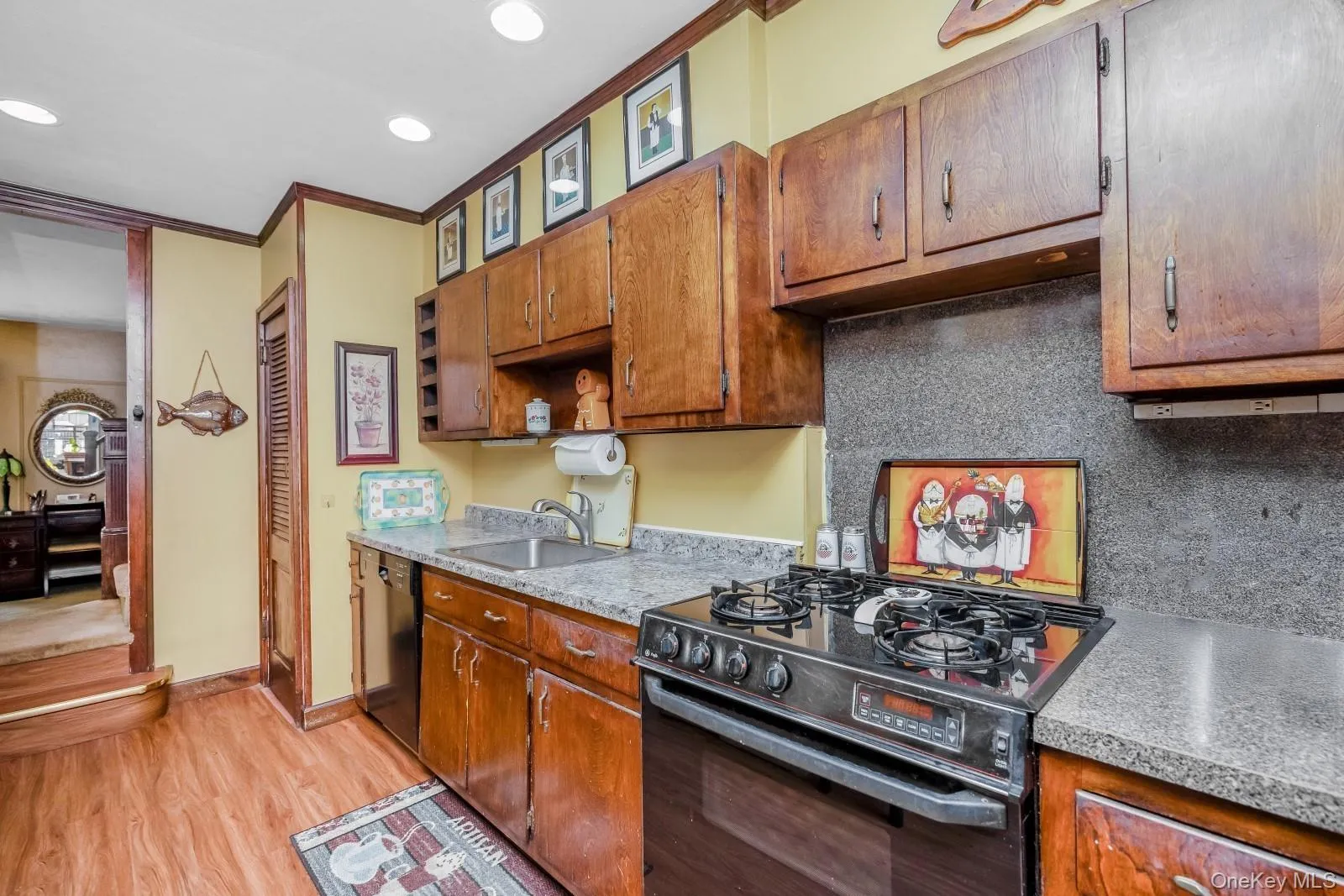 65-30 78th Street, New York, NY, 3 Bedrooms Bedrooms, 9 Rooms Rooms,1 BathroomBathrooms,Residential,For Rent,78th,0,1029303 65-30 78th Street, New York, NY, 3 Bedrooms Bedrooms, 9 Rooms Rooms,1 BathroomBathrooms,Residential,For Rent,78th,0,1029303
