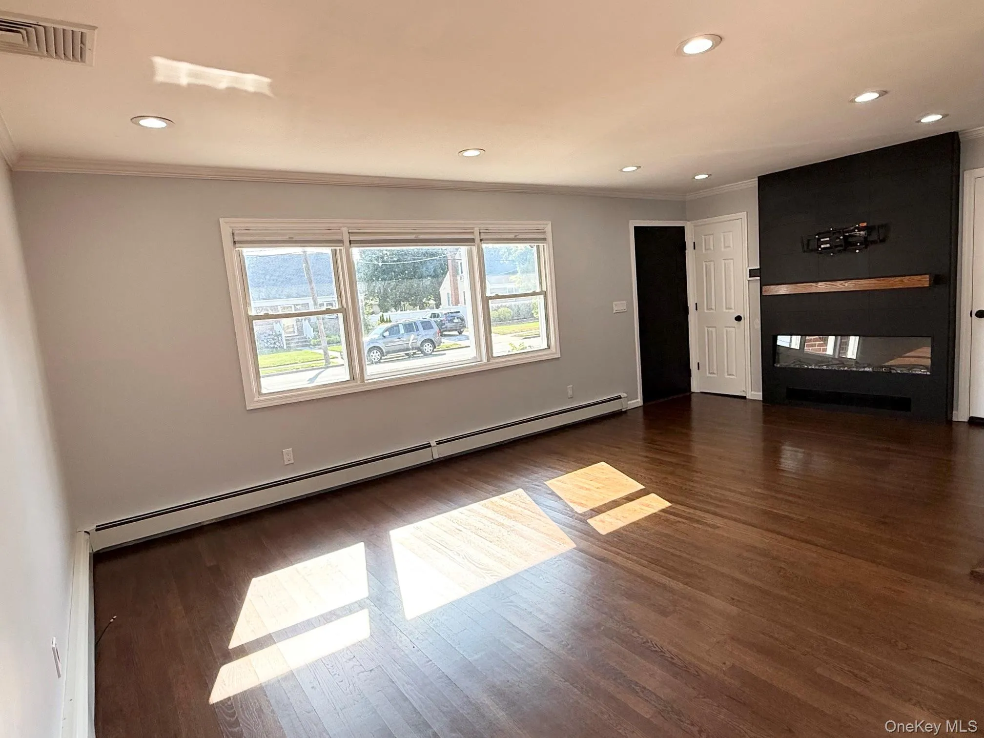 15 Walnut Street, Oyster Bay, NY, 3 Bedrooms Bedrooms, 6 Rooms Rooms,1 BathroomBathrooms,Residential Lease,For Rent,Walnut,0,1029311 15 Walnut Street, Oyster Bay, NY, 3 Bedrooms Bedrooms, 6 Rooms Rooms,1 BathroomBathrooms,Residential Lease,For Rent,Walnut,0,1029311