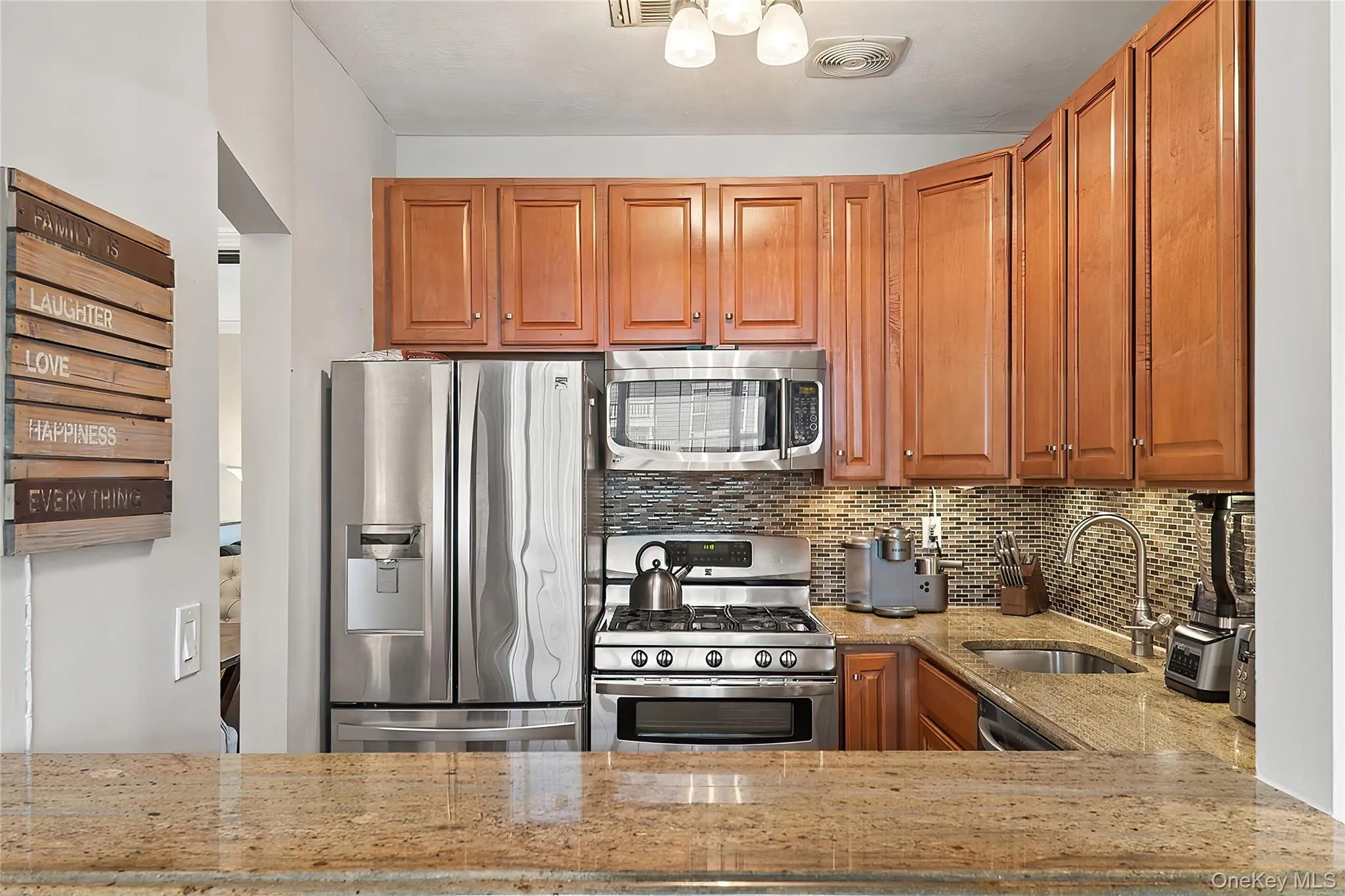 126 Beacon Lane, New York, NY, 3 Bedrooms Bedrooms, 6 Rooms Rooms,2 BathroomsBathrooms,Residential,For Rent,Beacon,0,1029314 126 Beacon Lane, New York, NY, 3 Bedrooms Bedrooms, 6 Rooms Rooms,2 BathroomsBathrooms,Residential,For Rent,Beacon,0,1029314