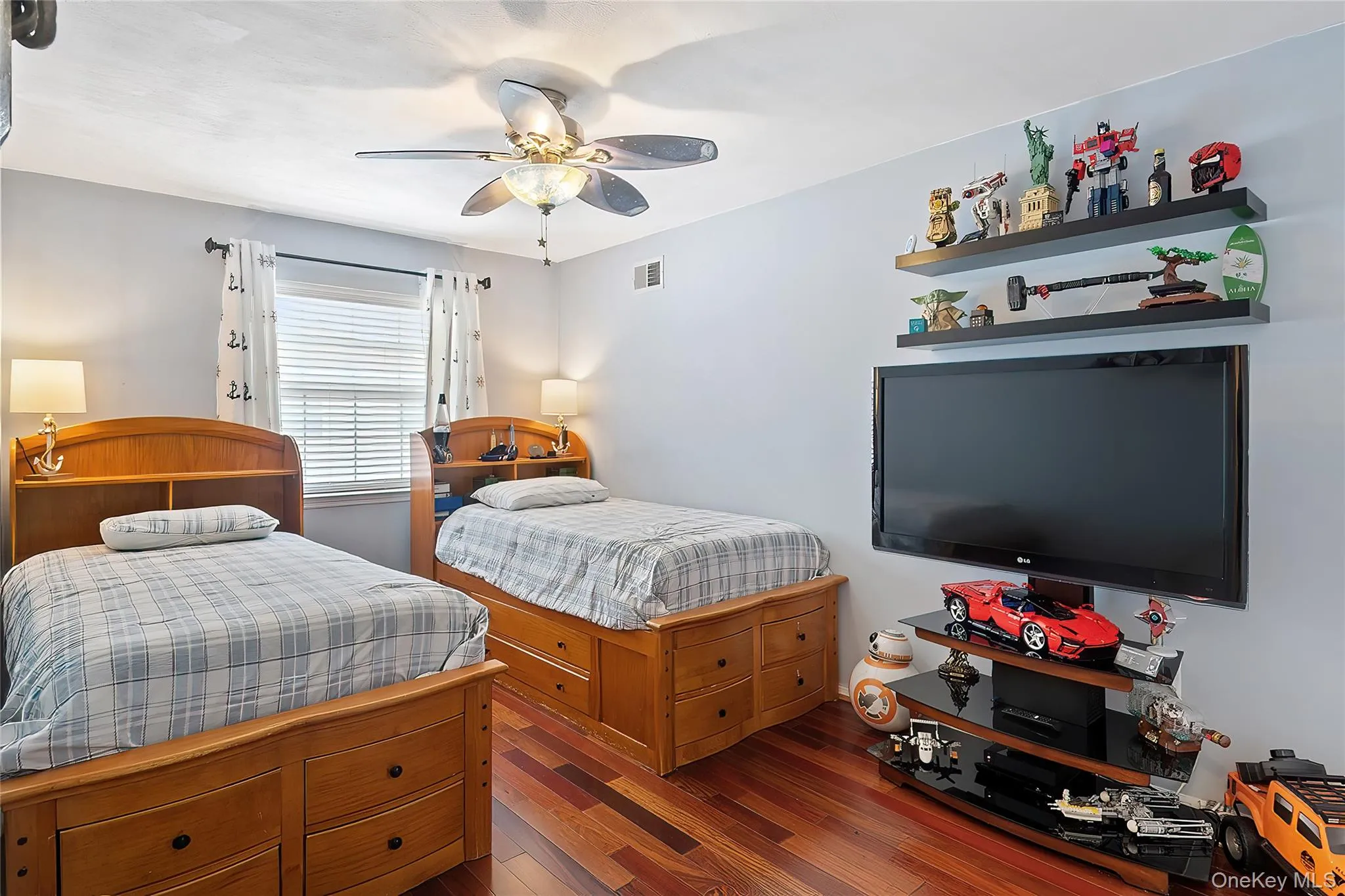 126 Beacon Lane, New York, NY, 3 Bedrooms Bedrooms, 6 Rooms Rooms,2 BathroomsBathrooms,Residential,For Rent,Beacon,0,1029314 126 Beacon Lane, New York, NY, 3 Bedrooms Bedrooms, 6 Rooms Rooms,2 BathroomsBathrooms,Residential,For Rent,Beacon,0,1029314