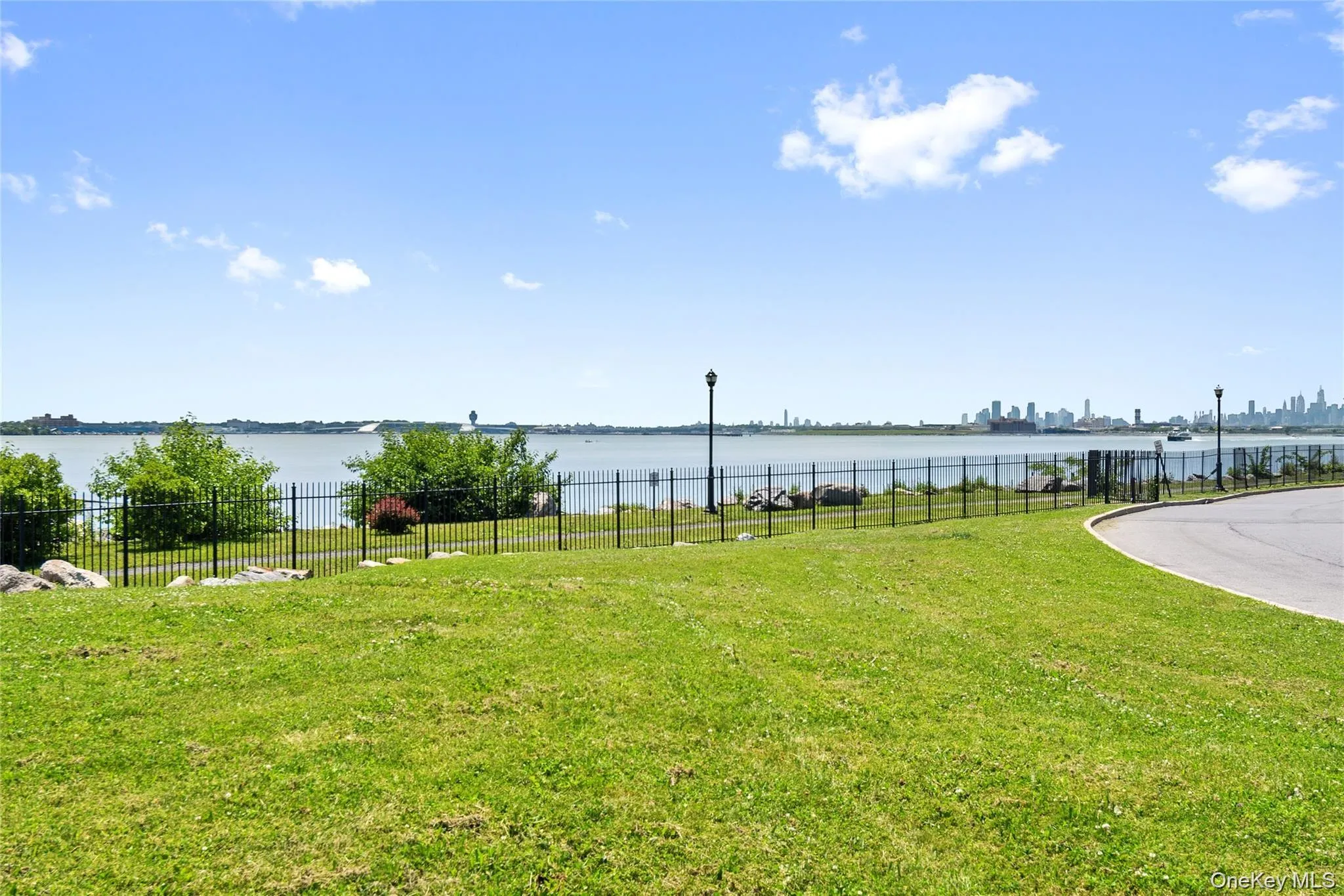 126 Beacon Lane, New York, NY, 3 Bedrooms Bedrooms, 6 Rooms Rooms,2 BathroomsBathrooms,Residential,For Rent,Beacon,0,1029314 126 Beacon Lane, New York, NY, 3 Bedrooms Bedrooms, 6 Rooms Rooms,2 BathroomsBathrooms,Residential,For Rent,Beacon,0,1029314