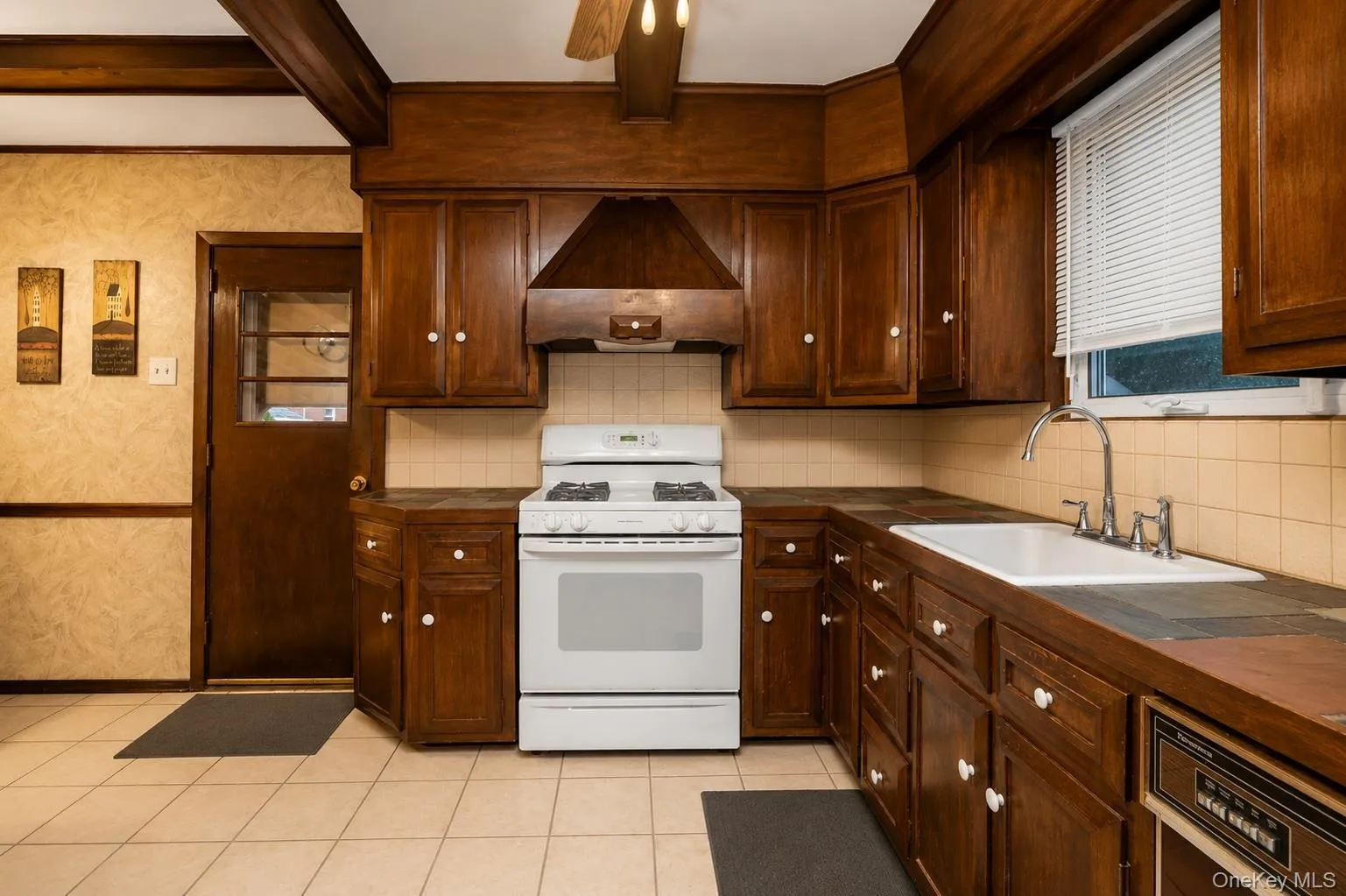 29 Jackson Road, Hempstead, NY, 3 Bedrooms Bedrooms, 7 Rooms Rooms,1 BathroomBathrooms,Residential,For Rent,Jackson,0,1029322 29 Jackson Road, Hempstead, NY, 3 Bedrooms Bedrooms, 7 Rooms Rooms,1 BathroomBathrooms,Residential,For Rent,Jackson,0,1029322