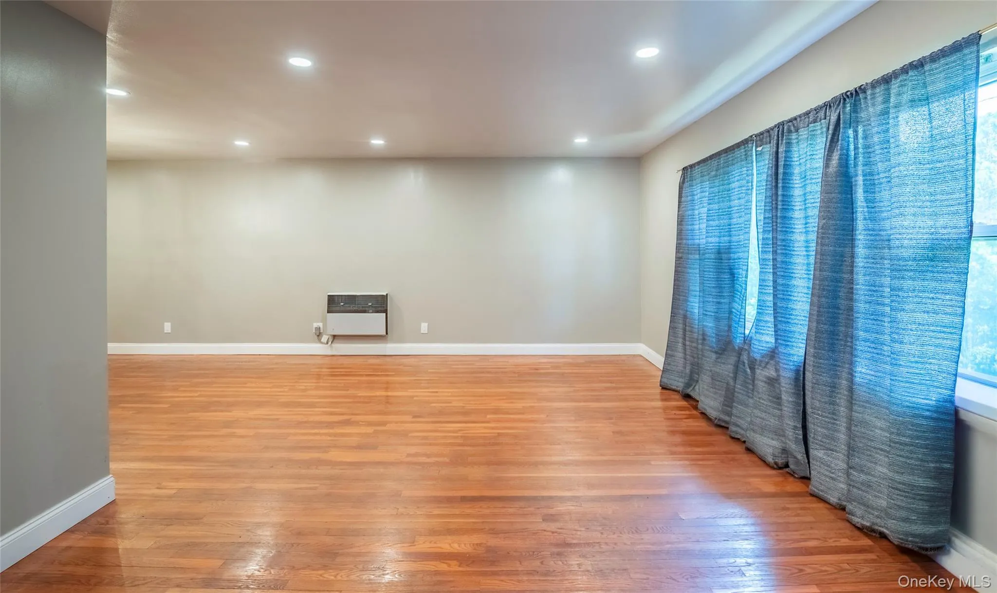 28 Brookdale Road, Glen Cove, NY, 5 Bedrooms Bedrooms, 10 Rooms Rooms,3 BathroomsBathrooms,Residential,For Rent,Brookdale,0,1029323 28 Brookdale Road, Glen Cove, NY, 5 Bedrooms Bedrooms, 10 Rooms Rooms,3 BathroomsBathrooms,Residential,For Rent,Brookdale,0,1029323