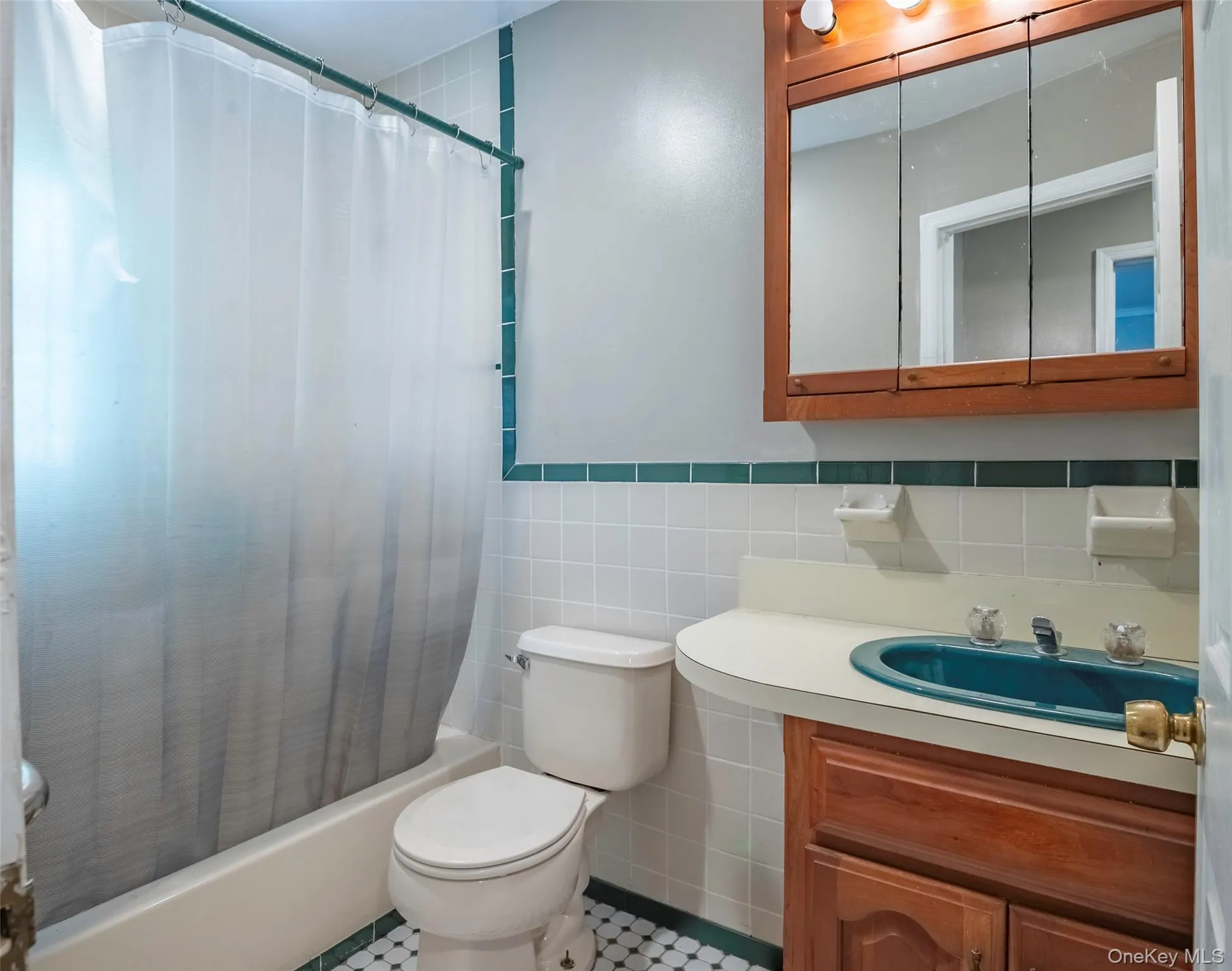 28 Brookdale Road, Glen Cove, NY, 5 Bedrooms Bedrooms, 10 Rooms Rooms,3 BathroomsBathrooms,Residential,For Rent,Brookdale,0,1029323 28 Brookdale Road, Glen Cove, NY, 5 Bedrooms Bedrooms, 10 Rooms Rooms,3 BathroomsBathrooms,Residential,For Rent,Brookdale,0,1029323