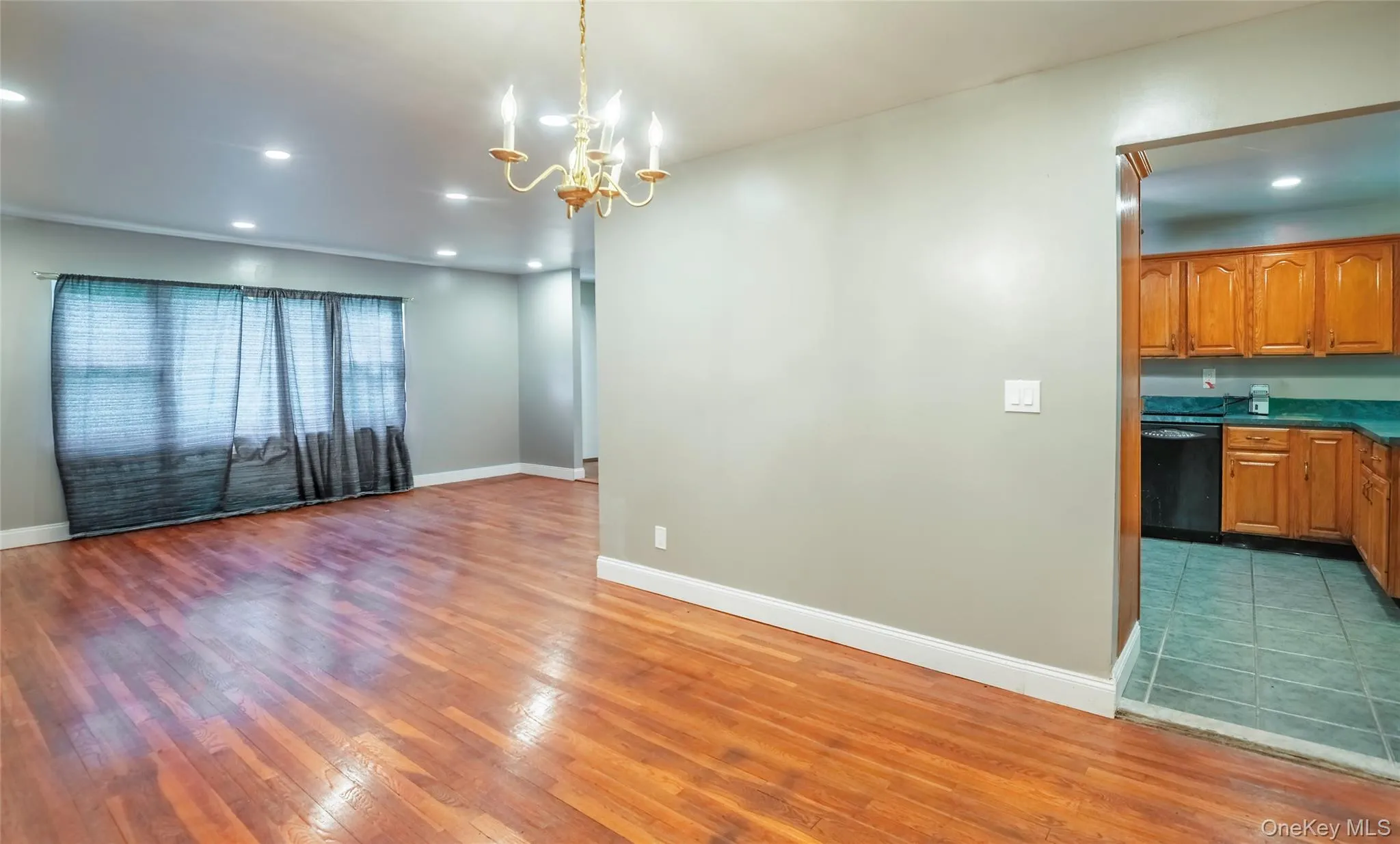 28 Brookdale Road, Glen Cove, NY, 5 Bedrooms Bedrooms, 10 Rooms Rooms,3 BathroomsBathrooms,Residential,For Rent,Brookdale,0,1029323 28 Brookdale Road, Glen Cove, NY, 5 Bedrooms Bedrooms, 10 Rooms Rooms,3 BathroomsBathrooms,Residential,For Rent,Brookdale,0,1029323