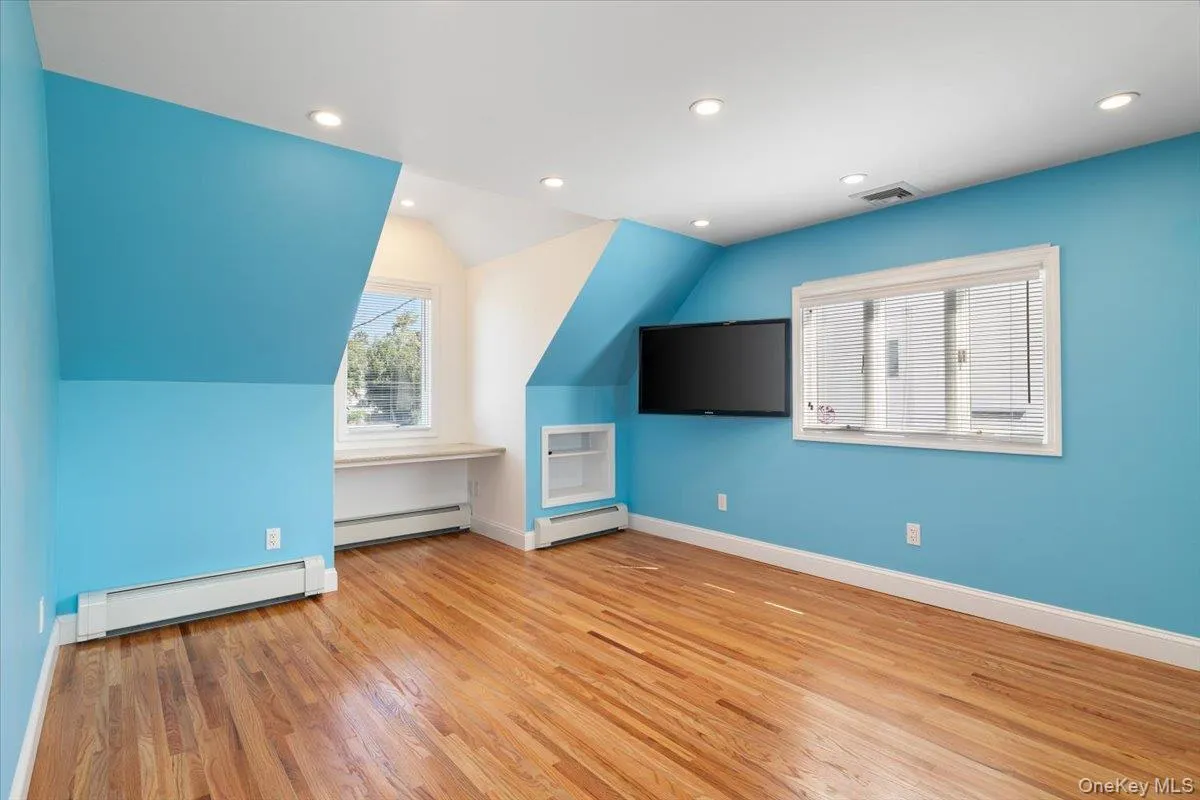 34 Farmers Avenue, Babylon, NY, 3 Bedrooms Bedrooms, 6 Rooms Rooms,2 BathroomsBathrooms,Residential,For Rent,Farmers,0,1029325 34 Farmers Avenue, Babylon, NY, 3 Bedrooms Bedrooms, 6 Rooms Rooms,2 BathroomsBathrooms,Residential,For Rent,Farmers,0,1029325
