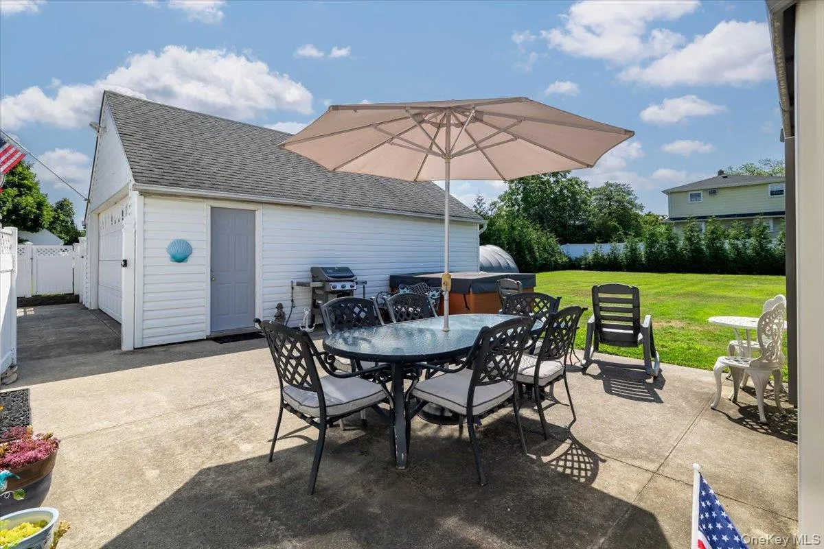 34 Farmers Avenue, Babylon, NY, 3 Bedrooms Bedrooms, 6 Rooms Rooms,2 BathroomsBathrooms,Residential,For Rent,Farmers,0,1029325 34 Farmers Avenue, Babylon, NY, 3 Bedrooms Bedrooms, 6 Rooms Rooms,2 BathroomsBathrooms,Residential,For Rent,Farmers,0,1029325