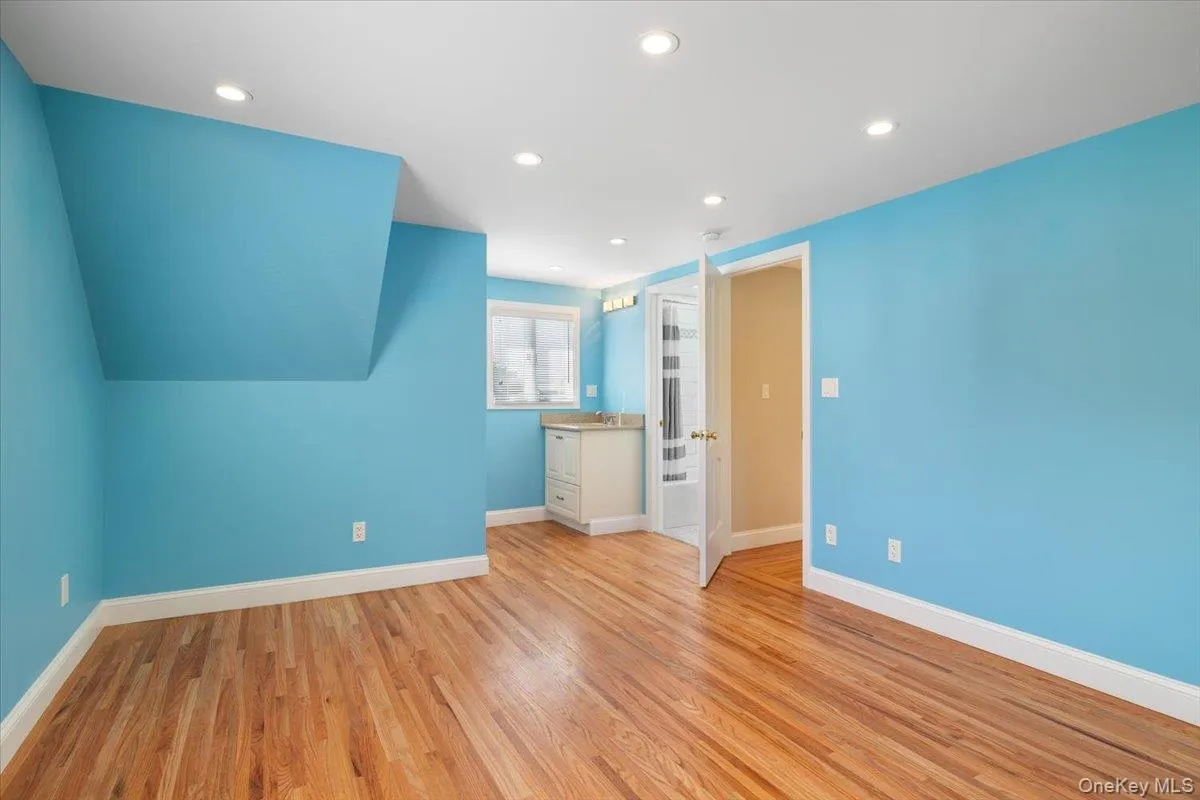 34 Farmers Avenue, Babylon, NY, 3 Bedrooms Bedrooms, 6 Rooms Rooms,2 BathroomsBathrooms,Residential,For Rent,Farmers,0,1029325 34 Farmers Avenue, Babylon, NY, 3 Bedrooms Bedrooms, 6 Rooms Rooms,2 BathroomsBathrooms,Residential,For Rent,Farmers,0,1029325