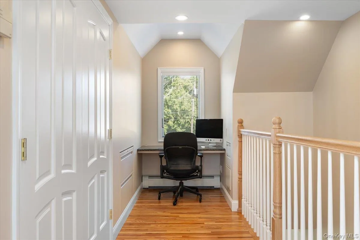 34 Farmers Avenue, Babylon, NY, 3 Bedrooms Bedrooms, 6 Rooms Rooms,2 BathroomsBathrooms,Residential,For Rent,Farmers,0,1029325 34 Farmers Avenue, Babylon, NY, 3 Bedrooms Bedrooms, 6 Rooms Rooms,2 BathroomsBathrooms,Residential,For Rent,Farmers,0,1029325