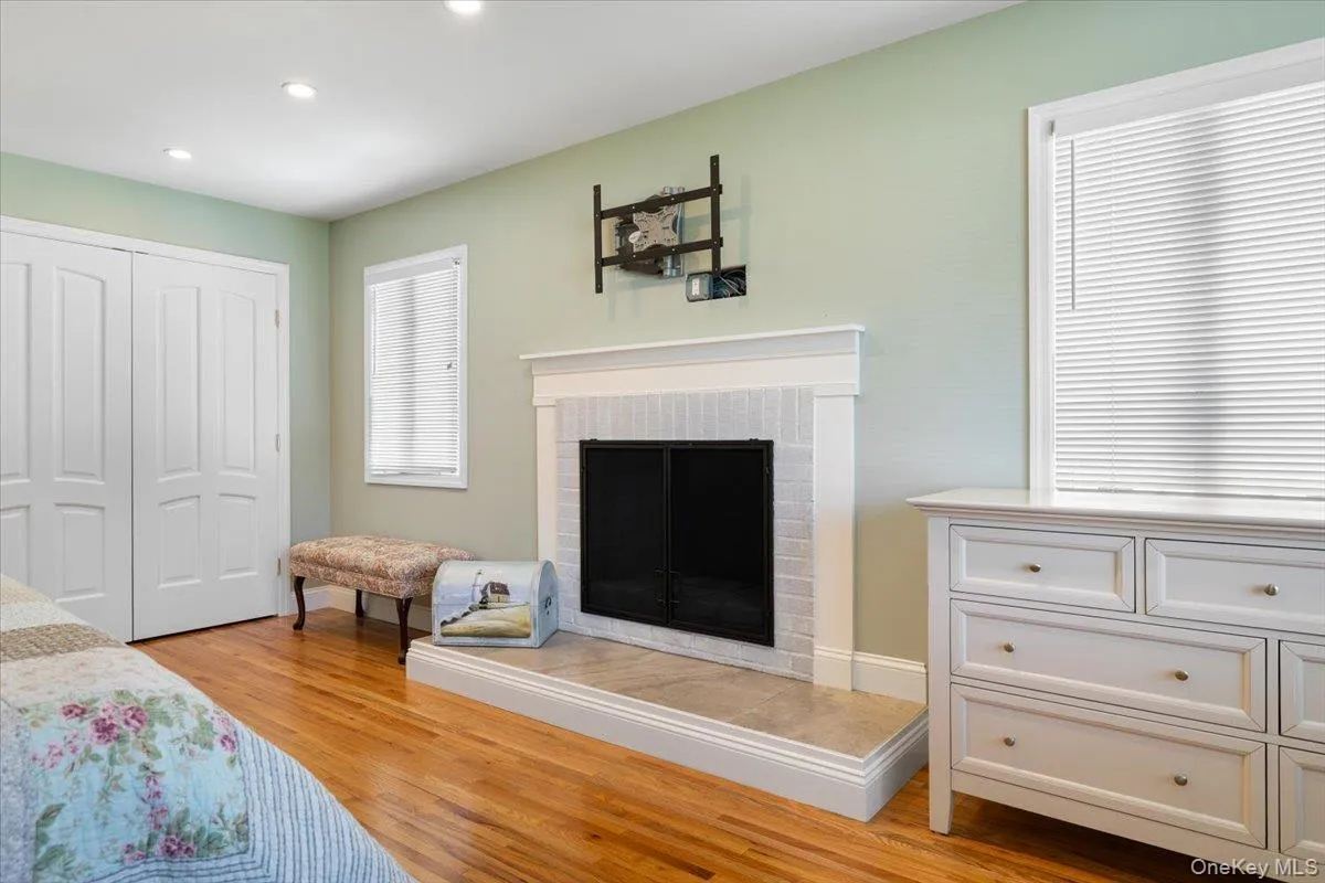 34 Farmers Avenue, Babylon, NY, 3 Bedrooms Bedrooms, 6 Rooms Rooms,2 BathroomsBathrooms,Residential,For Rent,Farmers,0,1029325 34 Farmers Avenue, Babylon, NY, 3 Bedrooms Bedrooms, 6 Rooms Rooms,2 BathroomsBathrooms,Residential,For Rent,Farmers,0,1029325