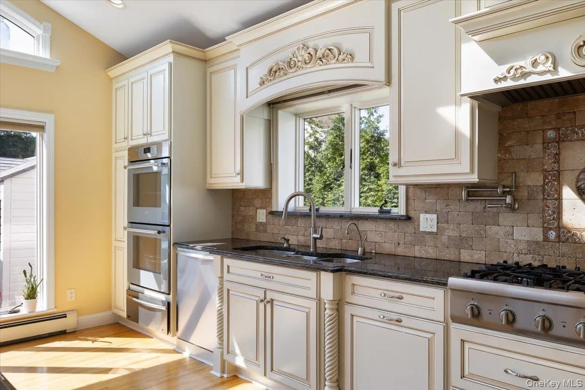34 Farmers Avenue, Babylon, NY, 3 Bedrooms Bedrooms, 6 Rooms Rooms,2 BathroomsBathrooms,Residential,For Rent,Farmers,0,1029325 34 Farmers Avenue, Babylon, NY, 3 Bedrooms Bedrooms, 6 Rooms Rooms,2 BathroomsBathrooms,Residential,For Rent,Farmers,0,1029325