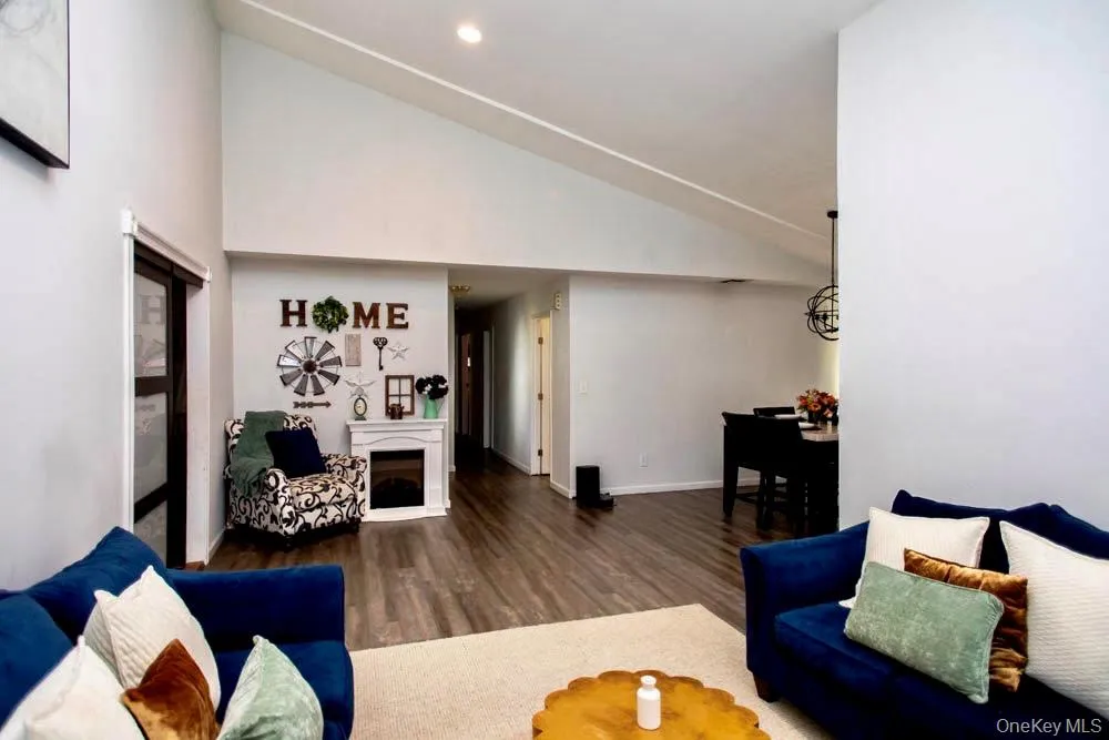 36 Harford Drive, Brookhaven, NY, 4 Bedrooms Bedrooms, 8 Rooms Rooms,2 BathroomsBathrooms,Residential,For Rent,Harford,0,1029329 36 Harford Drive, Brookhaven, NY, 4 Bedrooms Bedrooms, 8 Rooms Rooms,2 BathroomsBathrooms,Residential,For Rent,Harford,0,1029329