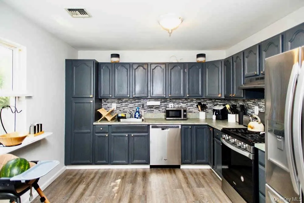 36 Harford Drive, Brookhaven, NY, 4 Bedrooms Bedrooms, 8 Rooms Rooms,2 BathroomsBathrooms,Residential,For Rent,Harford,0,1029329 36 Harford Drive, Brookhaven, NY, 4 Bedrooms Bedrooms, 8 Rooms Rooms,2 BathroomsBathrooms,Residential,For Rent,Harford,0,1029329
