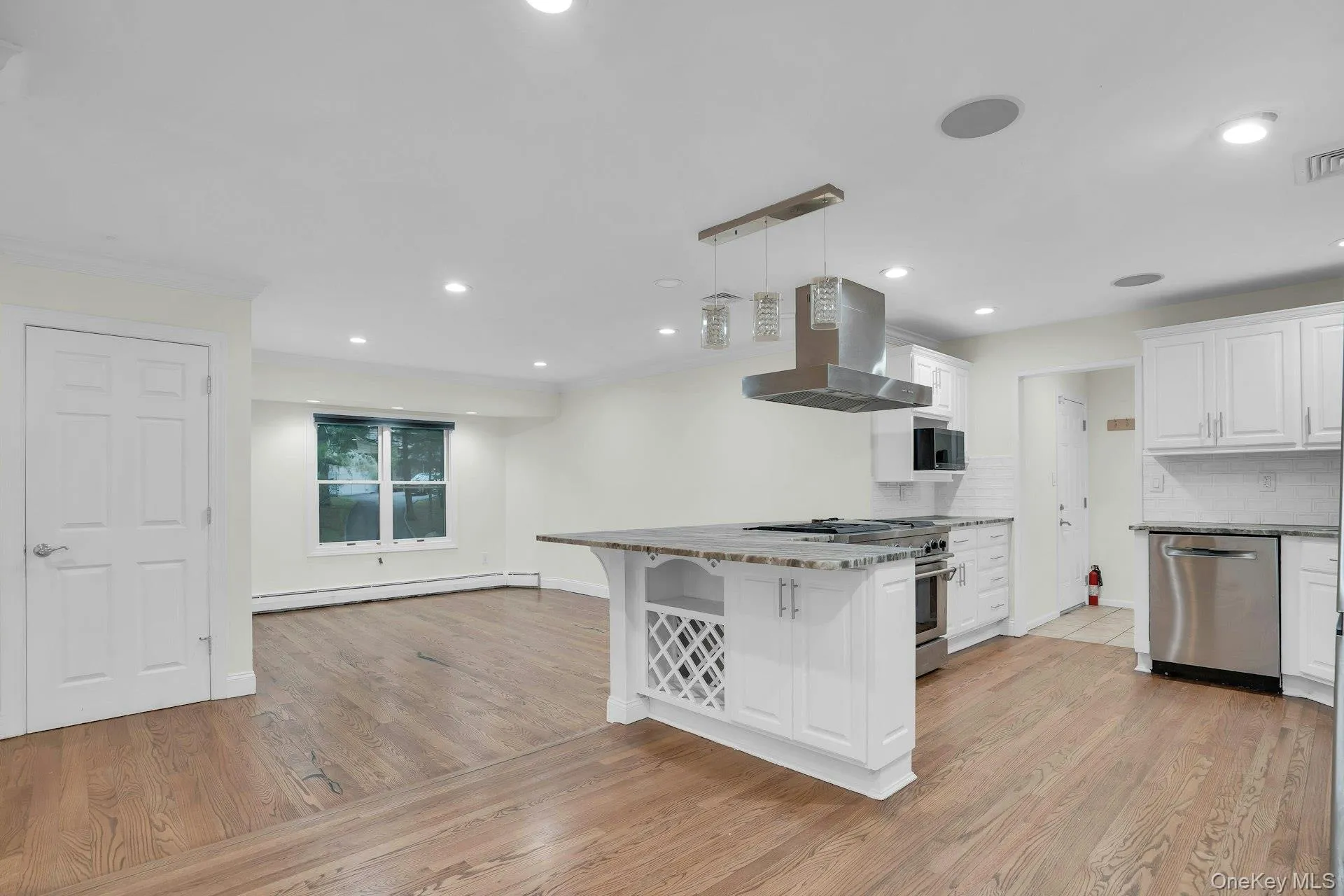 48 Colby Drive, Huntington, NY, 5 Bedrooms Bedrooms, 16 Rooms Rooms,3 BathroomsBathrooms,Residential,For Rent,Colby,0,1029331 48 Colby Drive, Huntington, NY, 5 Bedrooms Bedrooms, 16 Rooms Rooms,3 BathroomsBathrooms,Residential,For Rent,Colby,0,1029331