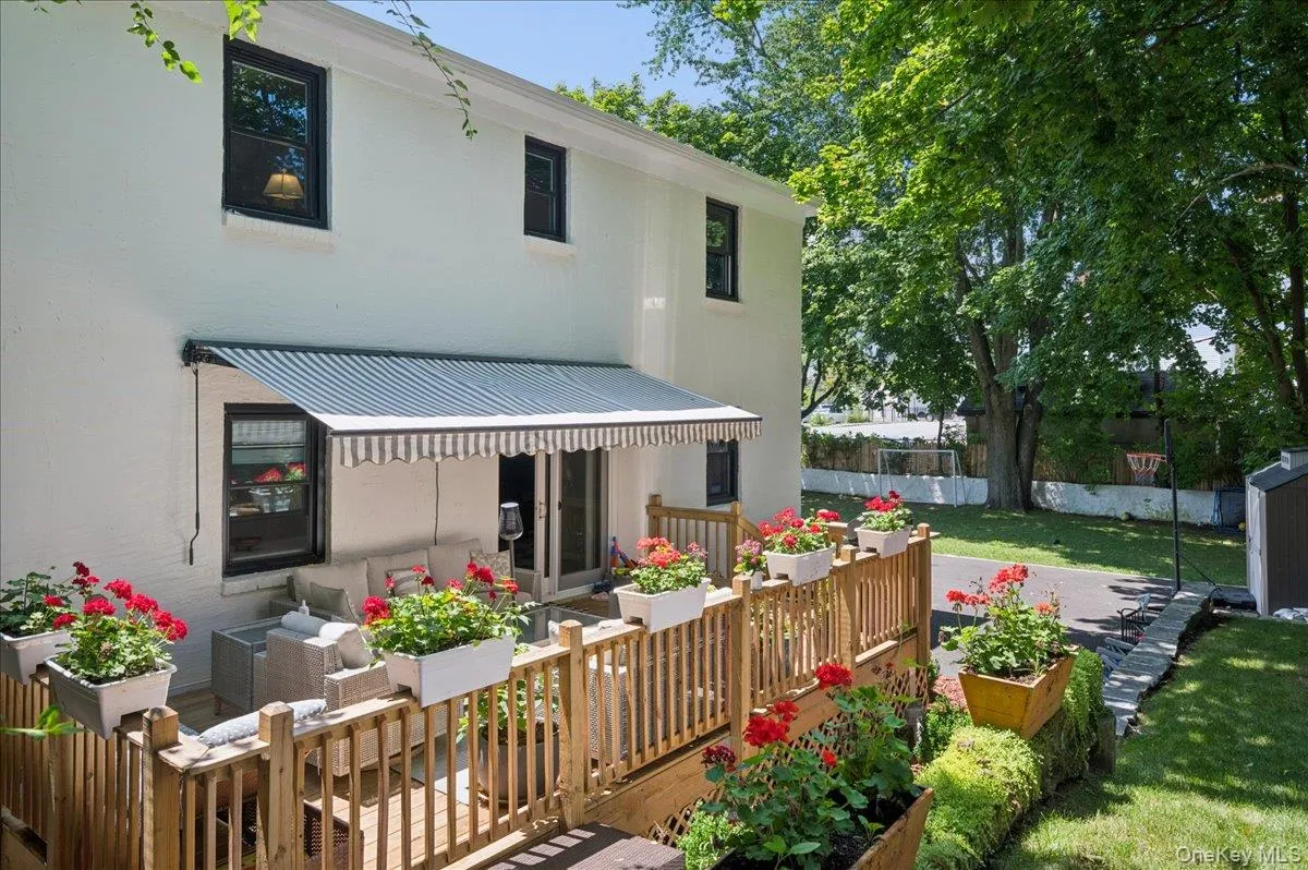 25 Van Duzen Place, Eastchester, NY, 4 Bedrooms Bedrooms, 7 Rooms Rooms,2 BathroomsBathrooms,Residential Lease,For Rent,Van Duzen,0,1029332 25 Van Duzen Place, Eastchester, NY, 4 Bedrooms Bedrooms, 7 Rooms Rooms,2 BathroomsBathrooms,Residential Lease,For Rent,Van Duzen,0,1029332