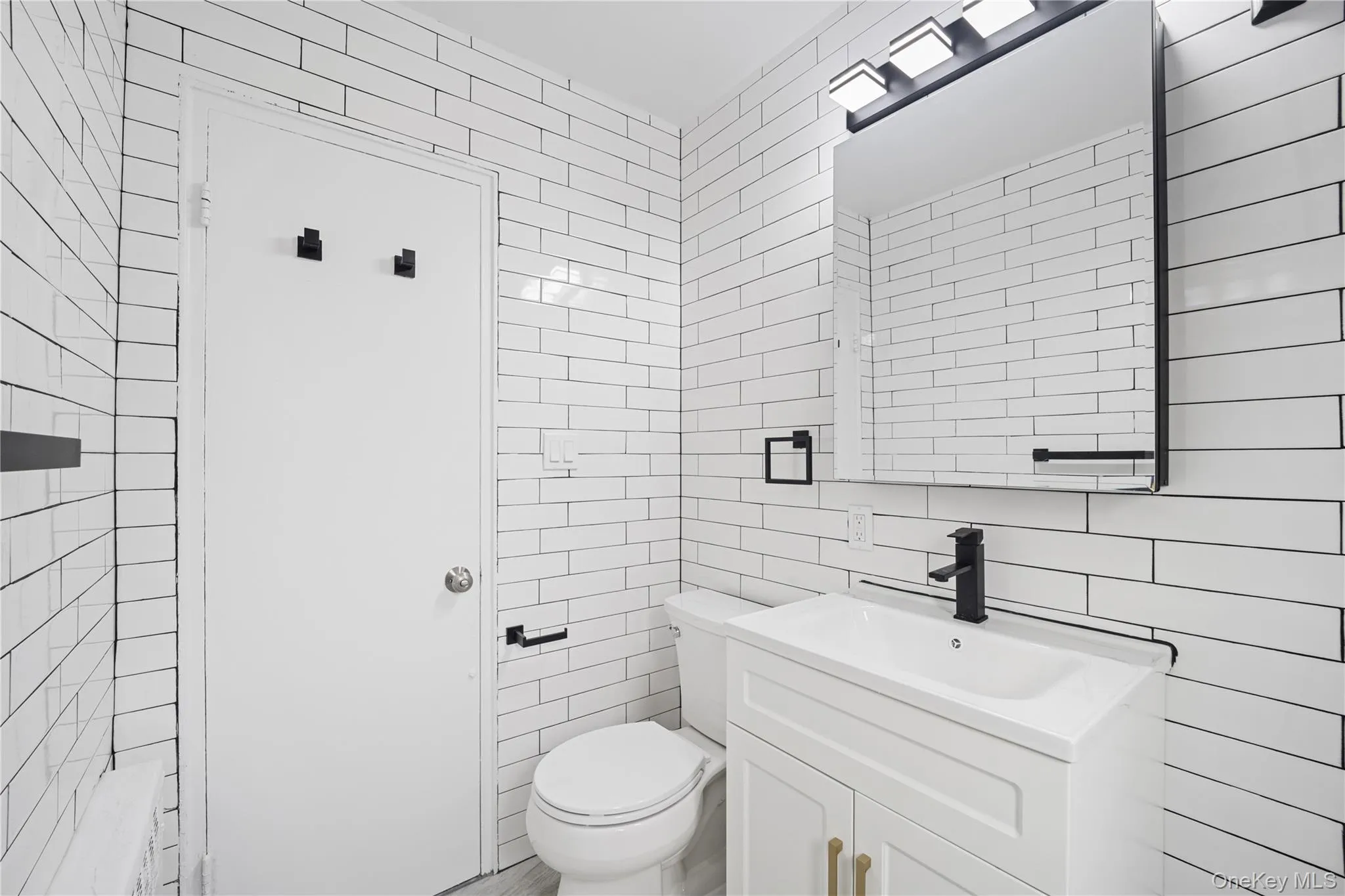 226-29 Manor Road, New York, NY, 2 Bedrooms Bedrooms, 4 Rooms Rooms,1 BathroomBathrooms,Residential,For Rent,Manor,0,1029334 226-29 Manor Road, New York, NY, 2 Bedrooms Bedrooms, 4 Rooms Rooms,1 BathroomBathrooms,Residential,For Rent,Manor,0,1029334