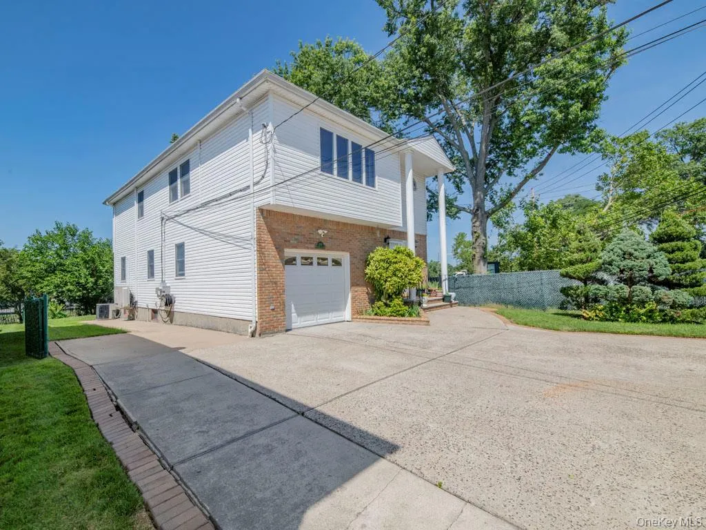 269 Marcus Avenue, North Hempstead, NY, 5 Bedrooms Bedrooms, 10 Rooms Rooms,3 BathroomsBathrooms,Residential,For Rent,Marcus,0,1029341 269 Marcus Avenue, North Hempstead, NY, 5 Bedrooms Bedrooms, 10 Rooms Rooms,3 BathroomsBathrooms,Residential,For Rent,Marcus,0,1029341