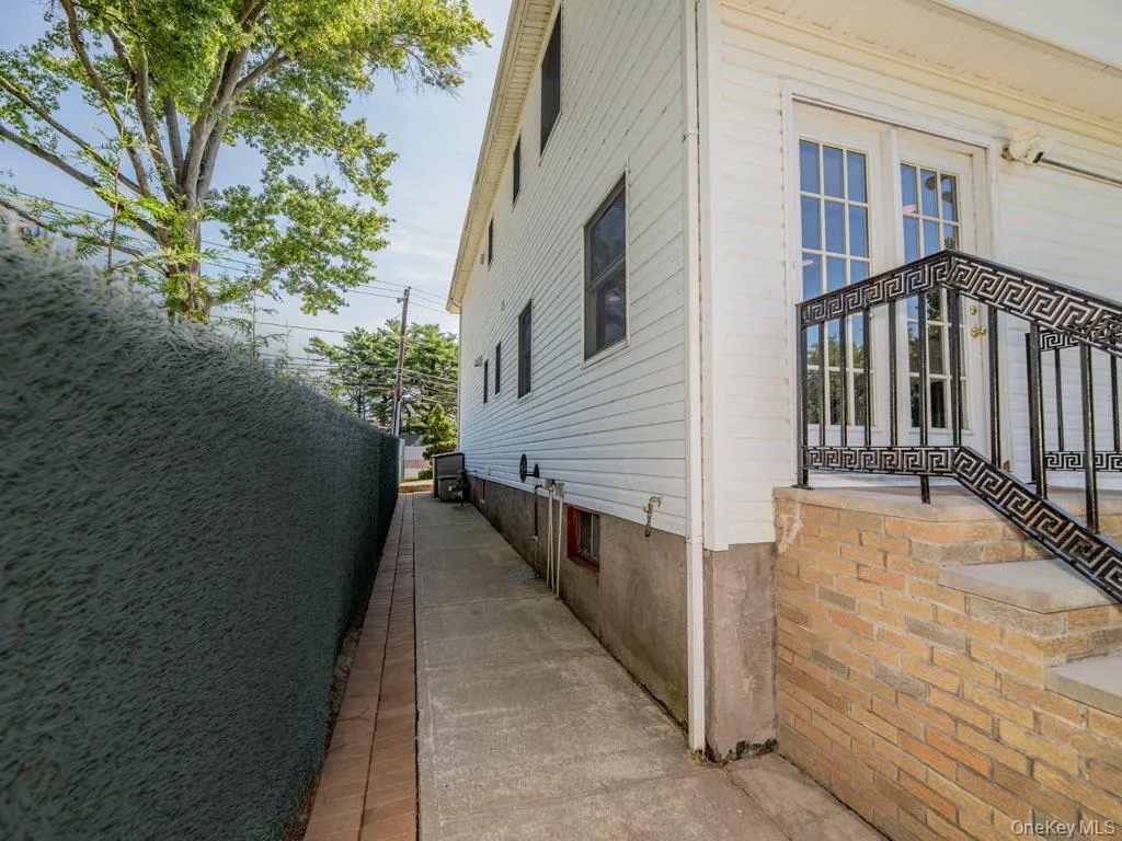 269 Marcus Avenue, North Hempstead, NY, 5 Bedrooms Bedrooms, 10 Rooms Rooms,3 BathroomsBathrooms,Residential,For Rent,Marcus,0,1029341 269 Marcus Avenue, North Hempstead, NY, 5 Bedrooms Bedrooms, 10 Rooms Rooms,3 BathroomsBathrooms,Residential,For Rent,Marcus,0,1029341
