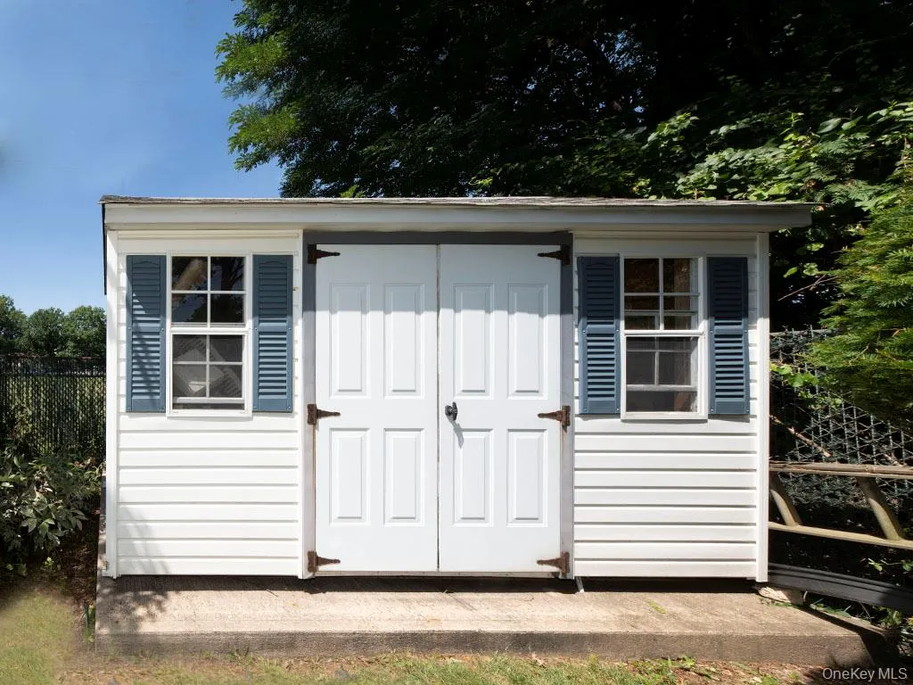 269 Marcus Avenue, North Hempstead, NY, 5 Bedrooms Bedrooms, 10 Rooms Rooms,3 BathroomsBathrooms,Residential,For Rent,Marcus,0,1029341 269 Marcus Avenue, North Hempstead, NY, 5 Bedrooms Bedrooms, 10 Rooms Rooms,3 BathroomsBathrooms,Residential,For Rent,Marcus,0,1029341