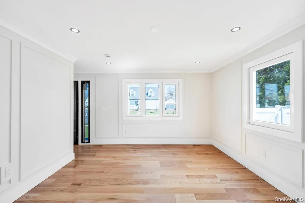 28 Elm Street, Oyster Bay, NY, 5 Bedrooms Bedrooms, 10 Rooms Rooms,4 BathroomsBathrooms,Residential,For Rent,Elm,0,1029349 28 Elm Street, Oyster Bay, NY, 5 Bedrooms Bedrooms, 10 Rooms Rooms,4 BathroomsBathrooms,Residential,For Rent,Elm,0,1029349