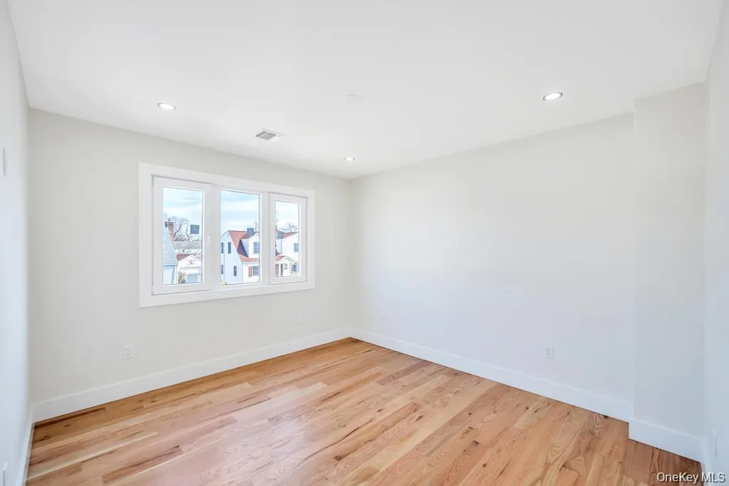 28 Elm Street, Oyster Bay, NY, 5 Bedrooms Bedrooms, 10 Rooms Rooms,4 BathroomsBathrooms,Residential,For Rent,Elm,0,1029349 28 Elm Street, Oyster Bay, NY, 5 Bedrooms Bedrooms, 10 Rooms Rooms,4 BathroomsBathrooms,Residential,For Rent,Elm,0,1029349