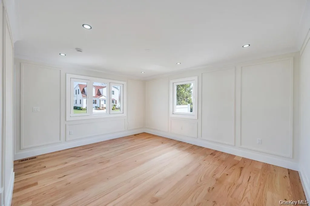 28 Elm Street, Oyster Bay, NY, 5 Bedrooms Bedrooms, 10 Rooms Rooms,4 BathroomsBathrooms,Residential,For Rent,Elm,0,1029349 28 Elm Street, Oyster Bay, NY, 5 Bedrooms Bedrooms, 10 Rooms Rooms,4 BathroomsBathrooms,Residential,For Rent,Elm,0,1029349