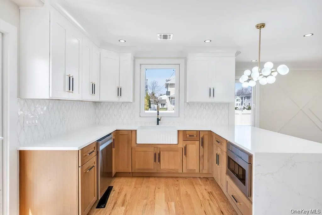 28 Elm Street, Oyster Bay, NY, 5 Bedrooms Bedrooms, 10 Rooms Rooms,4 BathroomsBathrooms,Residential,For Rent,Elm,0,1029349 28 Elm Street, Oyster Bay, NY, 5 Bedrooms Bedrooms, 10 Rooms Rooms,4 BathroomsBathrooms,Residential,For Rent,Elm,0,1029349