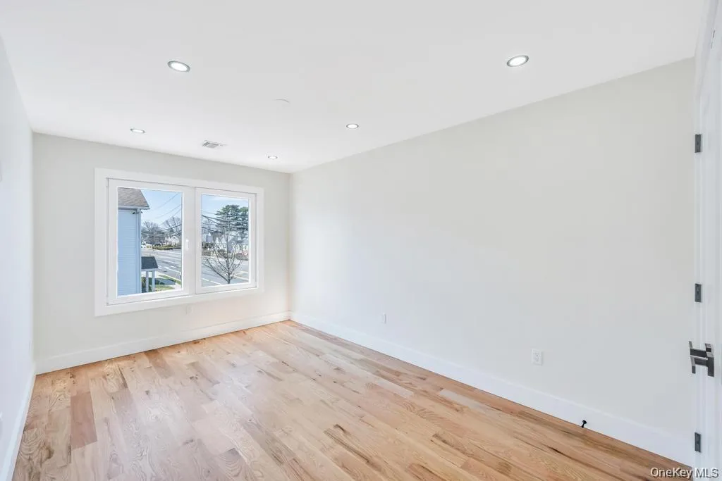 28 Elm Street, Oyster Bay, NY, 5 Bedrooms Bedrooms, 10 Rooms Rooms,4 BathroomsBathrooms,Residential,For Rent,Elm,0,1029349 28 Elm Street, Oyster Bay, NY, 5 Bedrooms Bedrooms, 10 Rooms Rooms,4 BathroomsBathrooms,Residential,For Rent,Elm,0,1029349