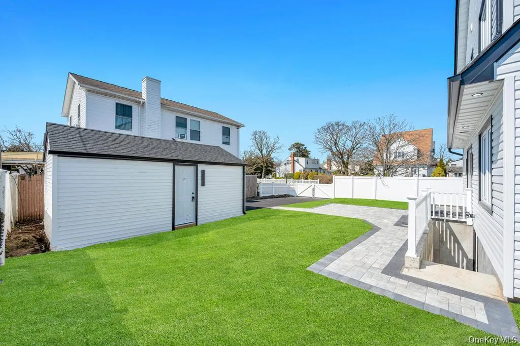 28 Elm Street, Oyster Bay, NY, 5 Bedrooms Bedrooms, 10 Rooms Rooms,4 BathroomsBathrooms,Residential,For Rent,Elm,0,1029349 28 Elm Street, Oyster Bay, NY, 5 Bedrooms Bedrooms, 10 Rooms Rooms,4 BathroomsBathrooms,Residential,For Rent,Elm,0,1029349