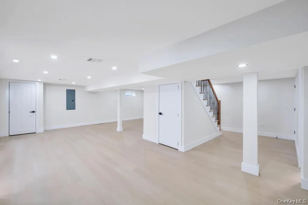 28 Elm Street, Oyster Bay, NY, 5 Bedrooms Bedrooms, 10 Rooms Rooms,4 BathroomsBathrooms,Residential,For Rent,Elm,0,1029349 28 Elm Street, Oyster Bay, NY, 5 Bedrooms Bedrooms, 10 Rooms Rooms,4 BathroomsBathrooms,Residential,For Rent,Elm,0,1029349